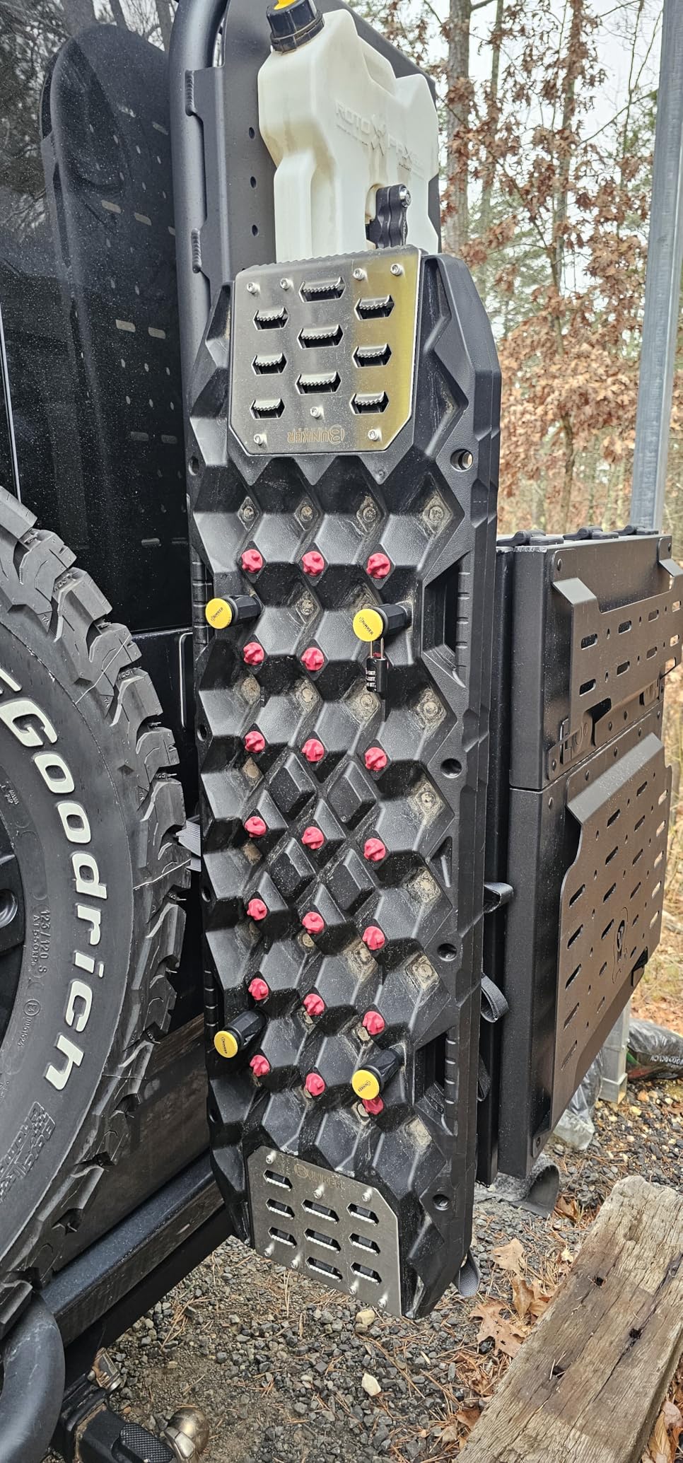 BUNKER INDUST Offroad Traction Board with Jack Base,Pair 47.24
