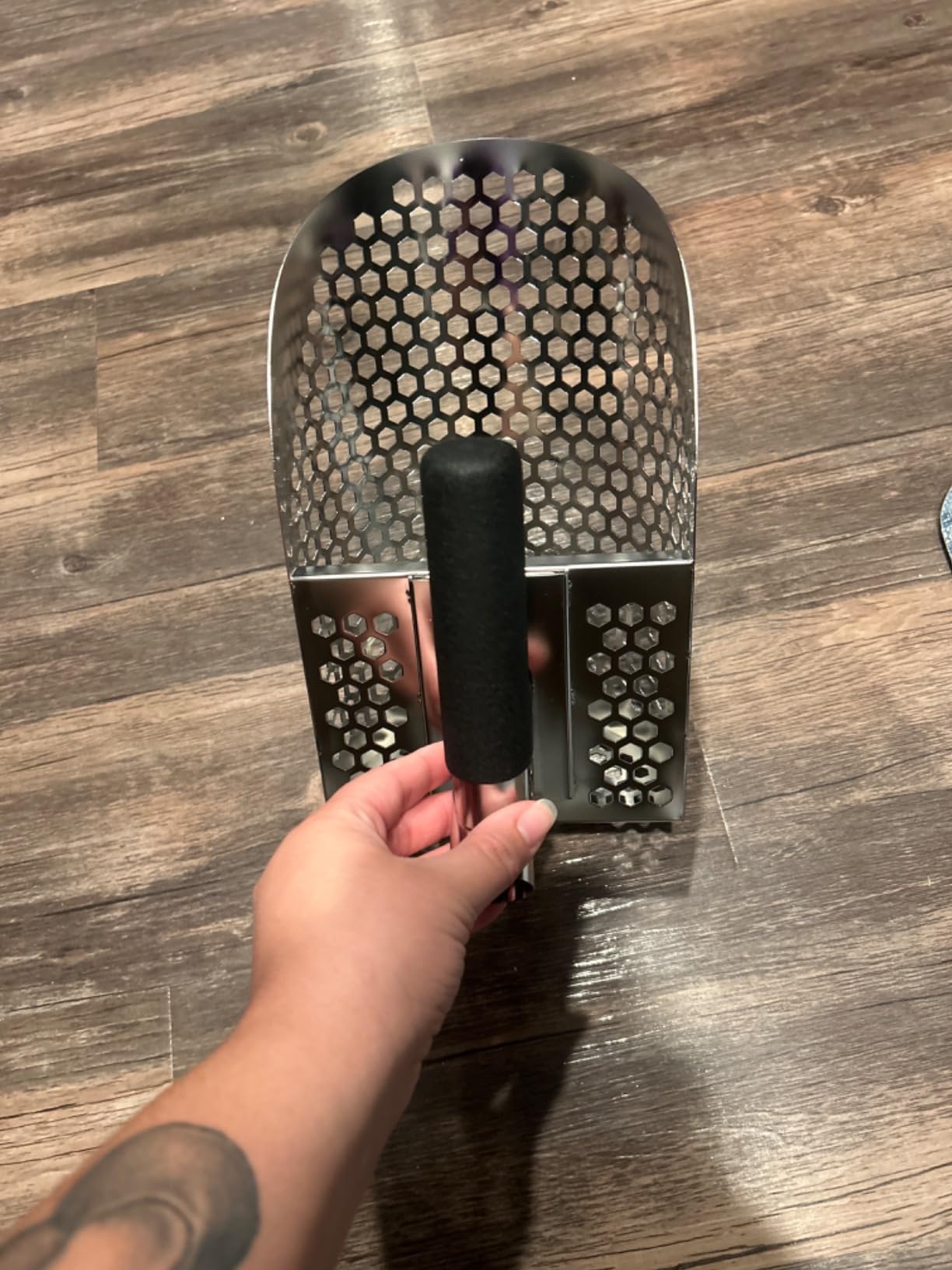 GADFISH Sand Scoop for Metal Detecting, Heavy Duty Metal Detector Beach Finds Scoop, Stainless Steel Metal Detecting Tool Digging Shovel Fast Sifting Stainless Steel Shovel customer photo 1