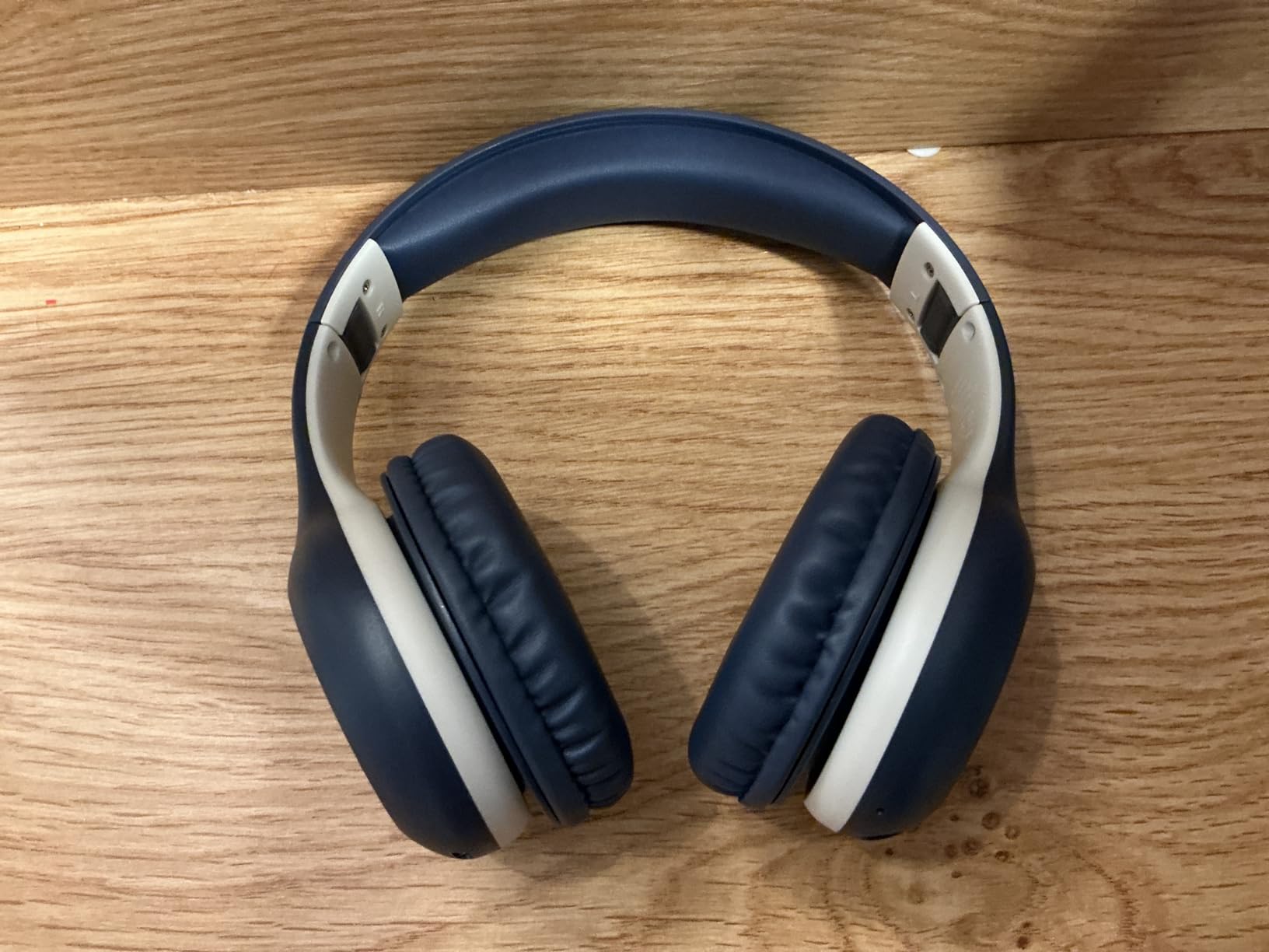 EarFun K2 Kids Bluetooth Headphones, Kids Headphones with Volume Limited, 40H Playtime, Built-in Mic, Stereo Sound, Foldable Over-Ear Headphone for School/Travel/iPad/Tablet, Blue customer photo 2