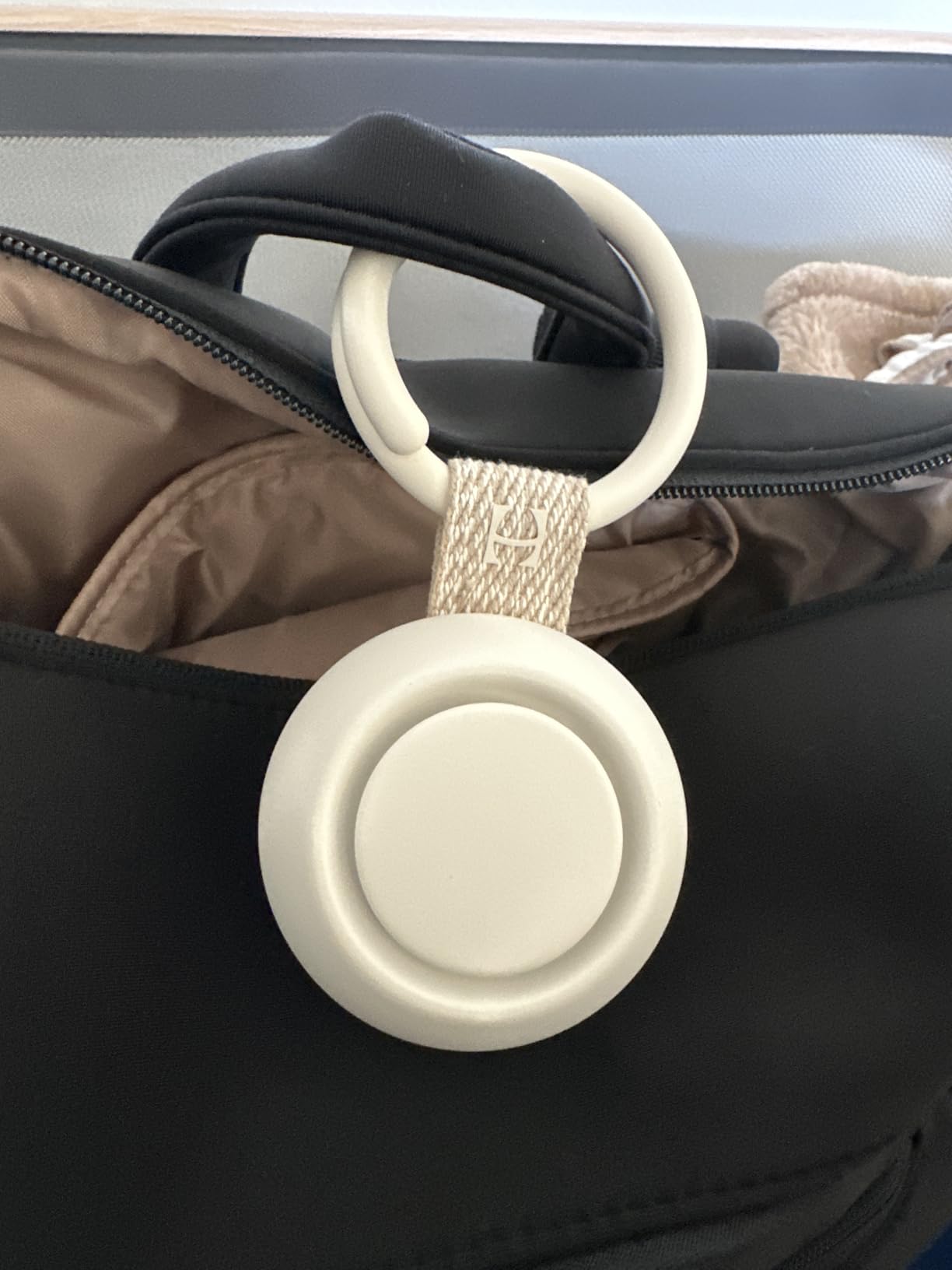 Hatch Go | Portable Sound Machine for Babies and Kids | Sleep Soother | 10 Soothing Sounds | White Noise | Shush | Travel | Registry Gift | Baby Shower | Clips on Stroller | Putty customer photo 2