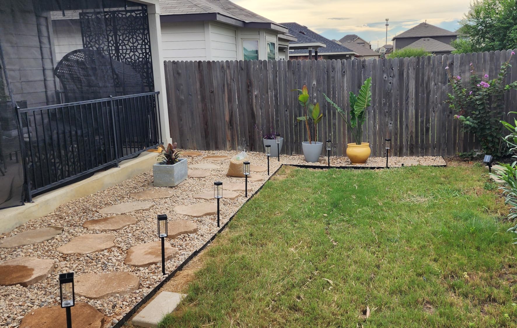 Worth Garden 10-Pack Galvanized Steel Landscape Lawn Edging - 4.5in H Black Powder Coated Bendable Metal Strips - Hammer-in Edging Border w/ 11 Clips - Yard Pathway Divider (33Ft Total) customer photo 2