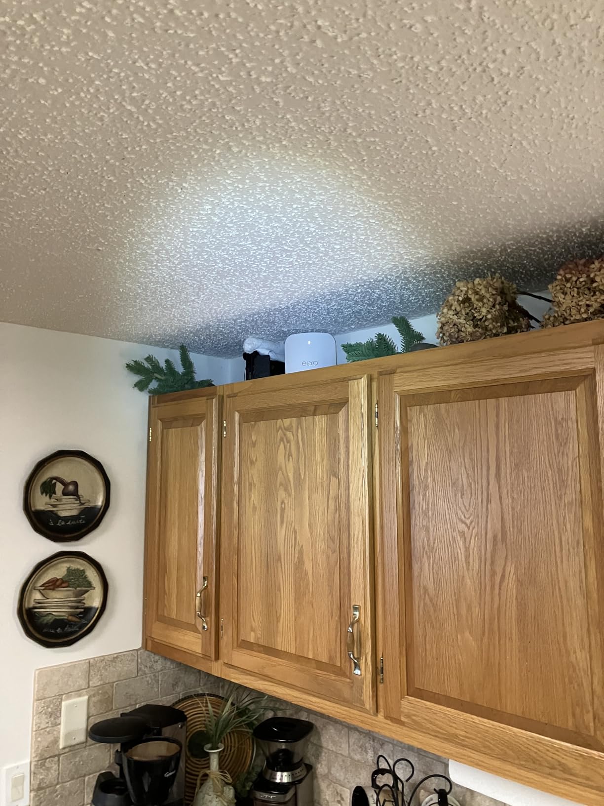 Amazon eero Pro 7 tri-band mesh Wi-Fi 7 router (newest model) - Supports internet plans up to 5 Gbps, Coverage up to 4,000 sq. ft., 2-pack customer photo 1