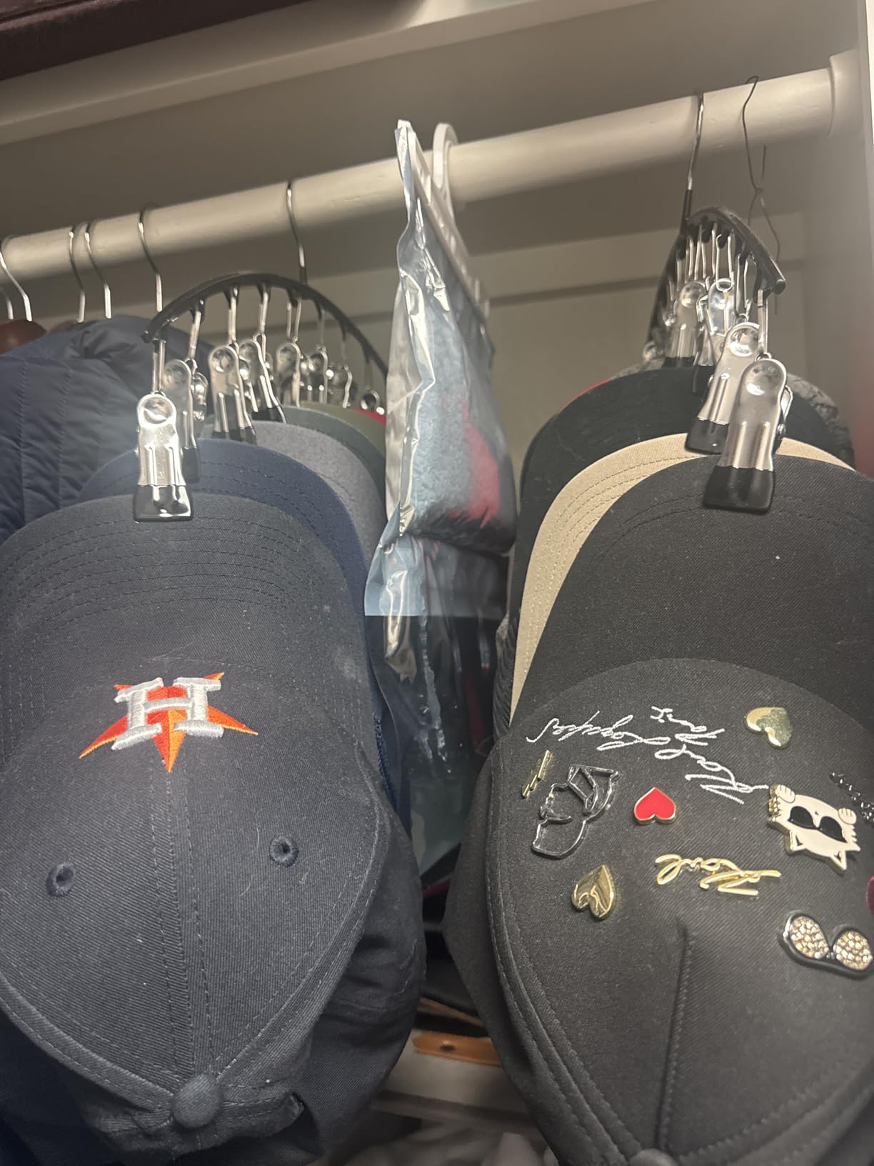 Hat Hangers for Closet, Metal 2 Pack Hat Organizer Holder for Hanger Closet Display, Hat Racks for Baseball Caps w/10 Clips, Hat Holder for Ball Caps & Accessories, for Men Women, Black customer photo 1