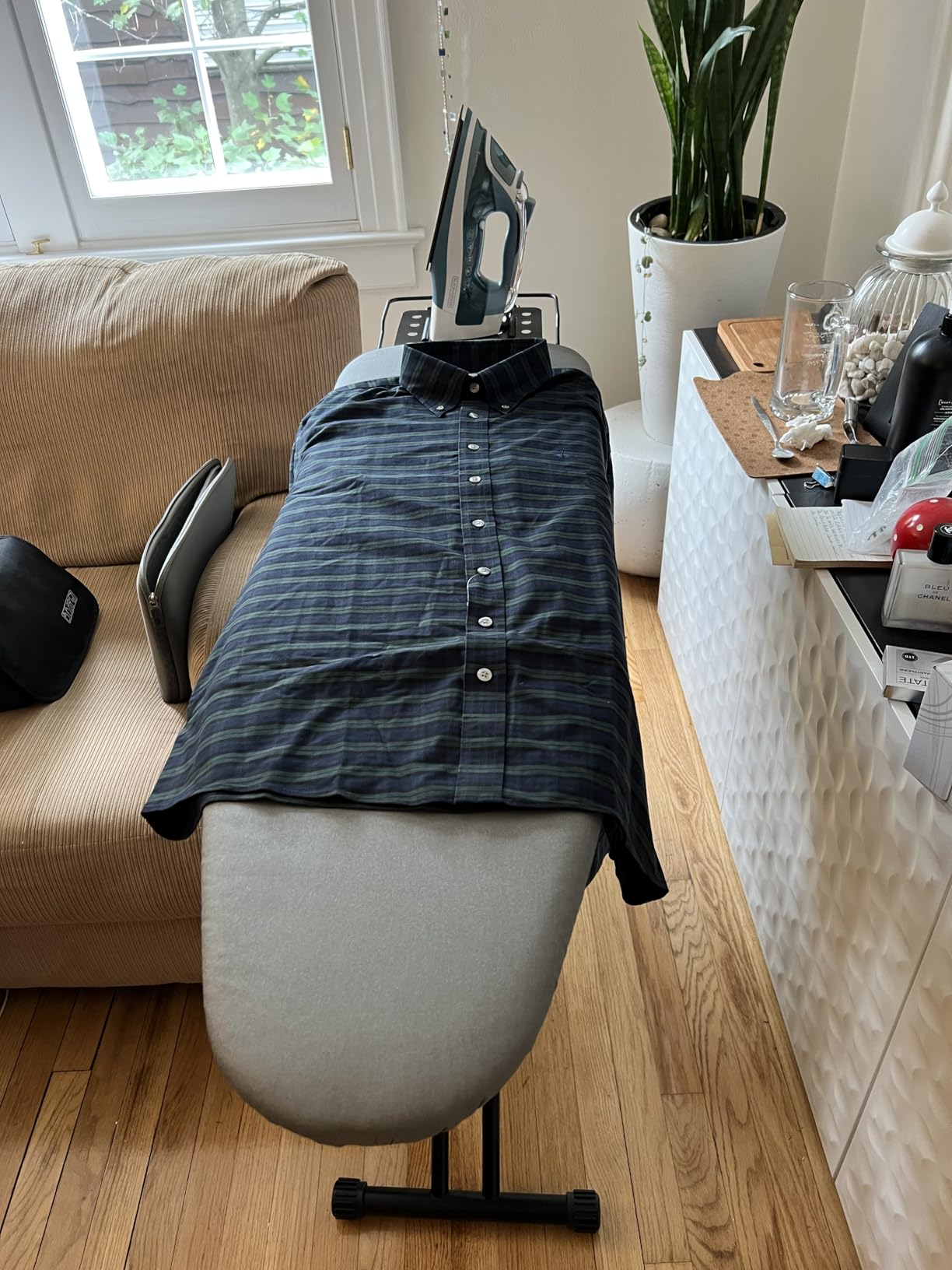 Deluxe Ironing Board with Heat Resistant Cover and Thicken Felt Pad, Heavy Sturdy Legs,Full Size Hanger Iron Board,Foldable (L-Grey) customer photo 2