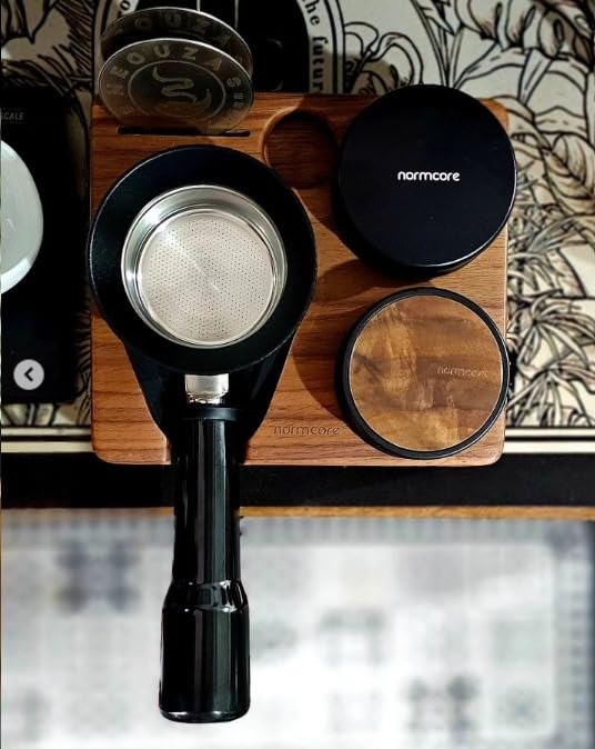 Normcore 53.3mm Coffee Distribution Tool, Espresso Leveler Tool with V Blade Base Compatible with 54mm Breville Sage Portafilters, Non-stick coating White customer photo 1