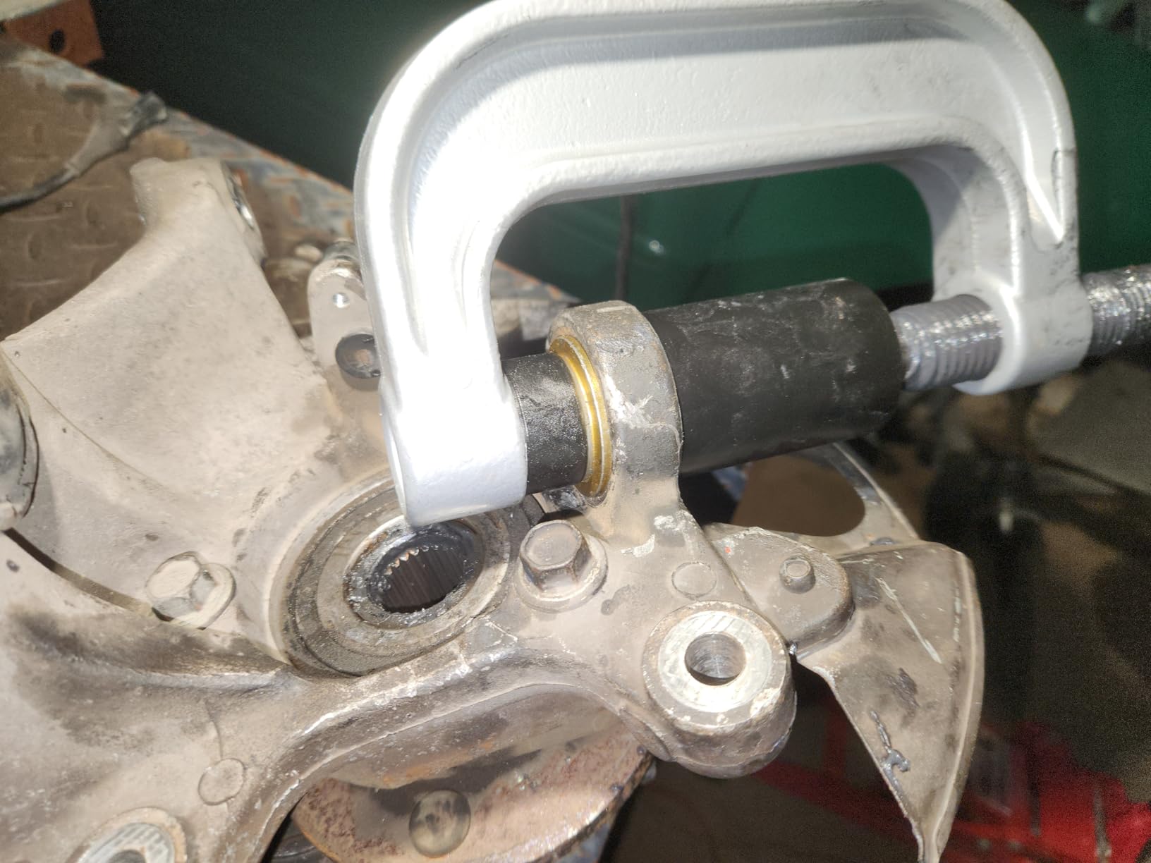 VEVOR Ball Joint Press Kit, 21 pcsTool Kit, C-Press Ball Joint Remove and Install Tools, for Most 2WD and 4WD Cars, Heavy Duty Ball Joint Repair Kit for Automotive Repairing customer photo 2