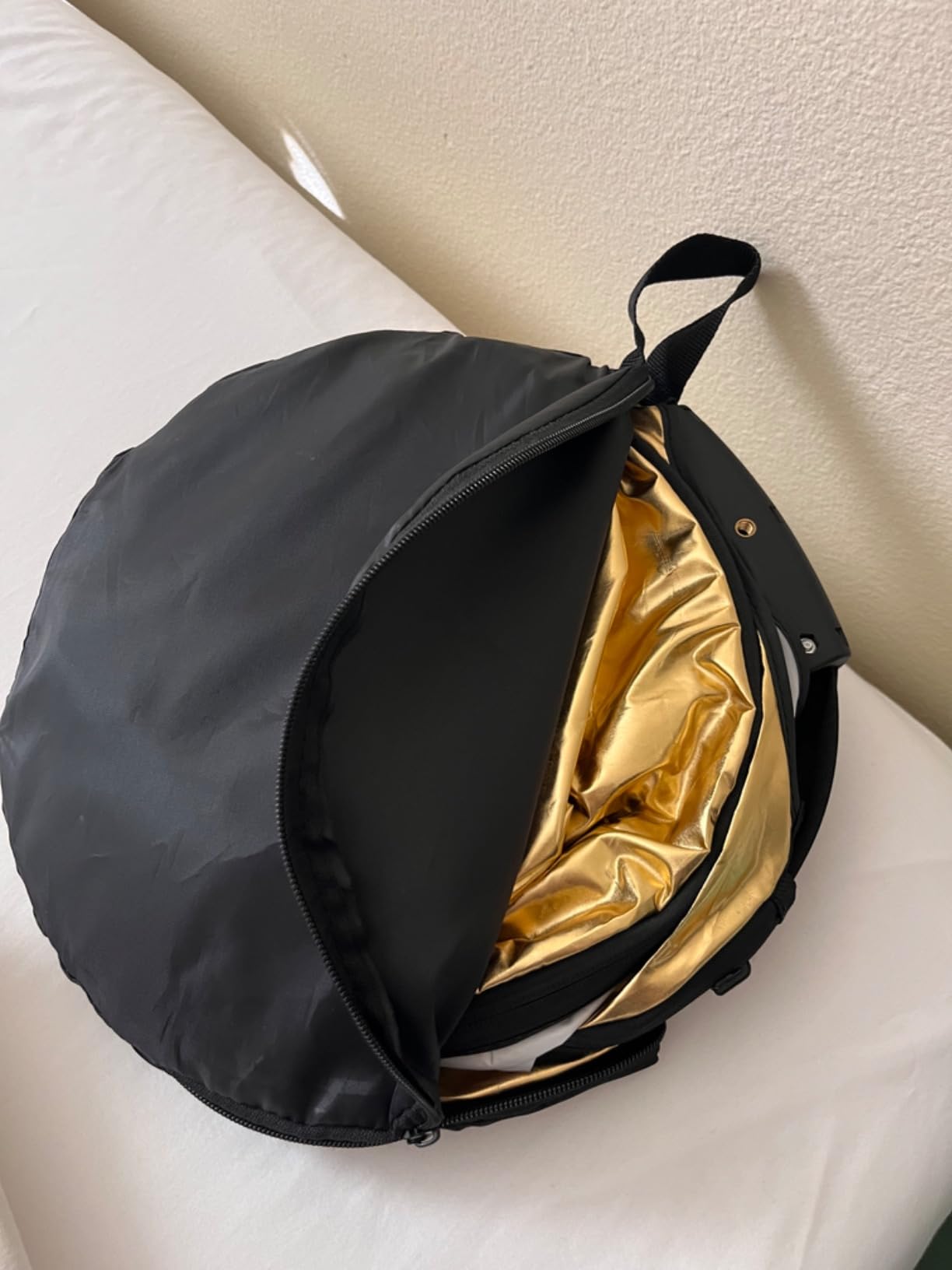 WELLMAKING 32 Inch (80cm) Reflector Photography, Collapsible Light Reflector with Bag & tilt Adapter, 5 in 1 Handle Reflector for Studio & Outdoor Lighting -Translucent, Silver, Gold, White and Black customer photo 1