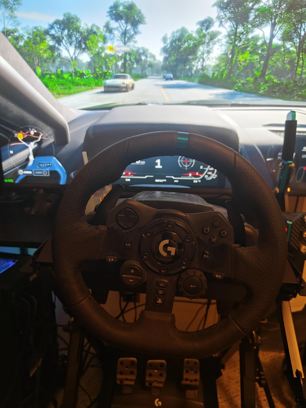 GTPLAYER Sim Racing Wheel Stand Simulator Cockpit customer photo 1