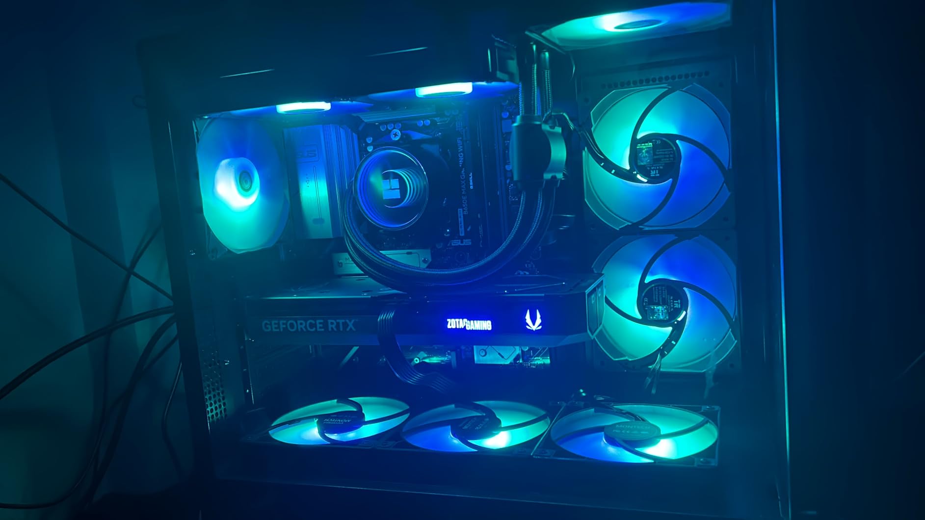 ARGB and PWM Fan hub,9 Ports RGB Hub,1 to 9 Multi Way Magnetic backplane Splitter 5V/3PIN Case Fan Hub Adapter PWM ARGB Fan Black customer photo 1