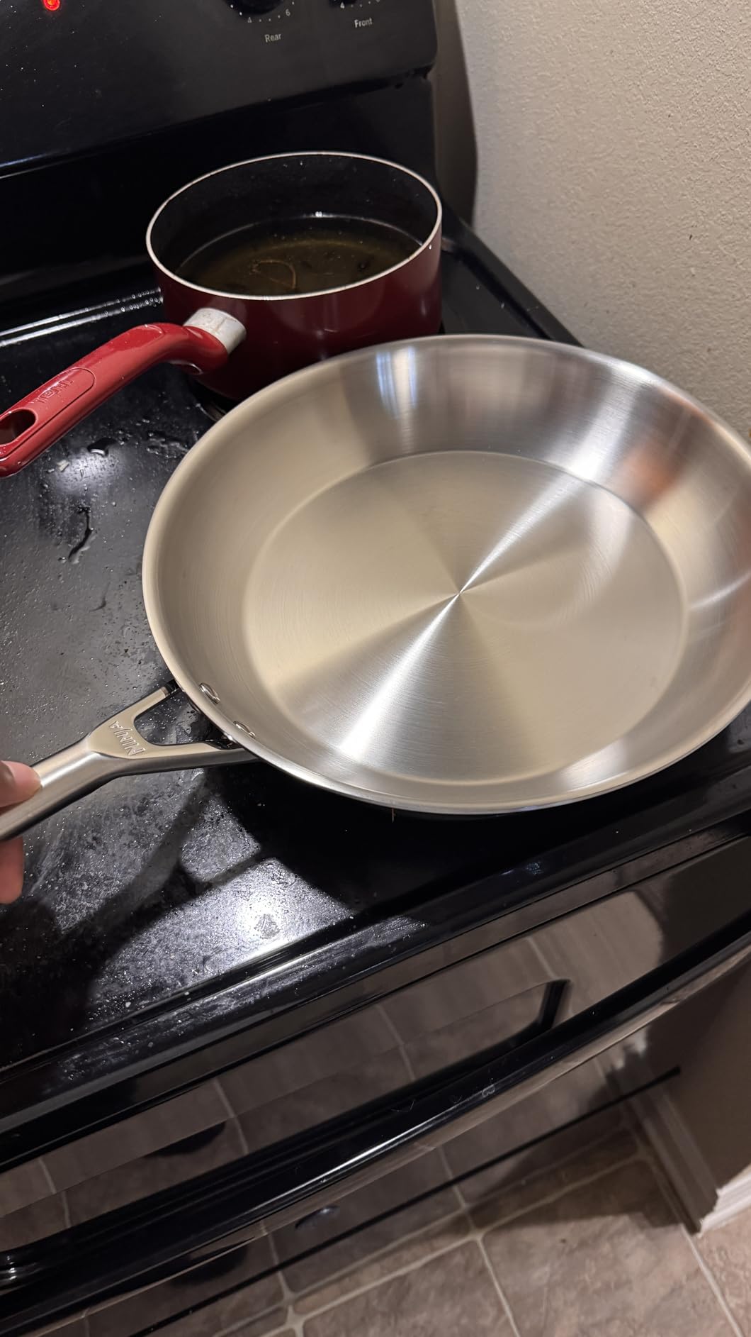 Ninja EverClad Stainless Steel Cookware 12 Piece Pots & Pans Set, All Stovetops & Induction, Oven Safe to 600 F, Tri-Ply Commercial-Grade, C99012 customer photo 1