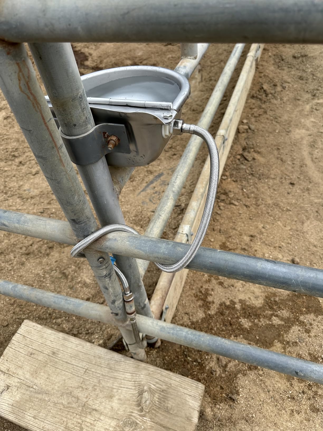 Automatic Animal Drinking Water Bowl, 304 Stainless Steel Waterer for Dog Horse Goat Pig Cow, Livestock Water Trough Dispenser with Pipe Hose, 2 Float Valves, Quick Connecter, Expansion Bolt customer photo 2