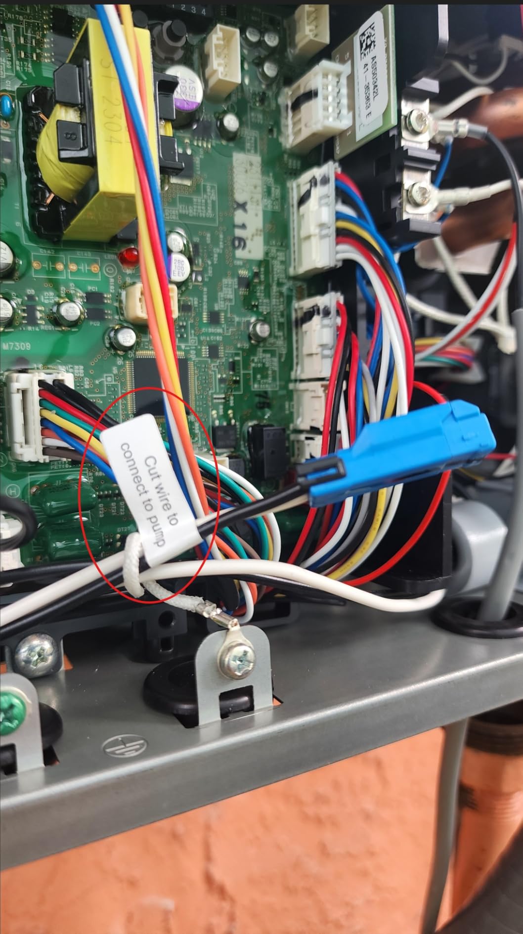 Rheem RTG-70XLN-3 High Efficiency Non-Condensing Outdoor Tankless Natural Gas Water Heater, 7.0 GPM, Gray customer photo 1