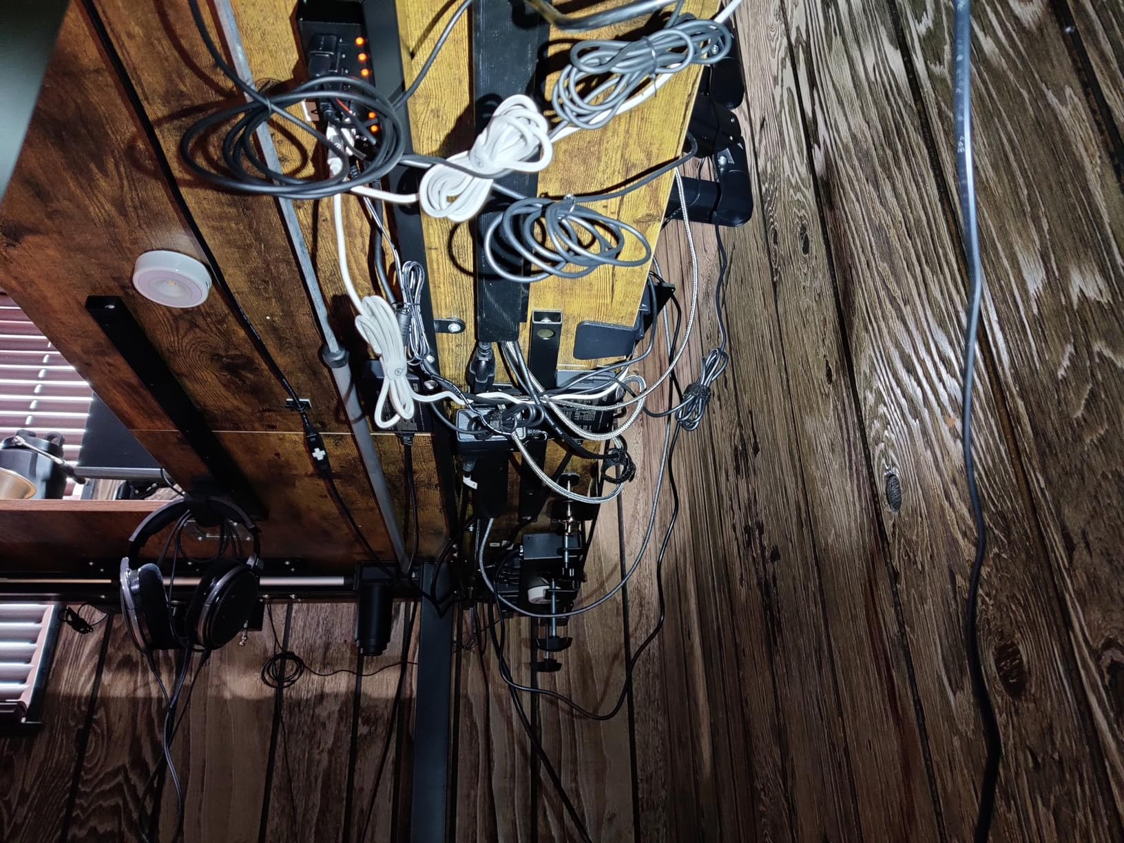 VIVO Corner Standing Desk, 75 x 63 inch Reversible L-Shaped Workstation, Electric Height Adjustment, Home, Office, and Reception Rooms, Black Table Top Black Frame, DESK-E3CTB-75 customer photo 1