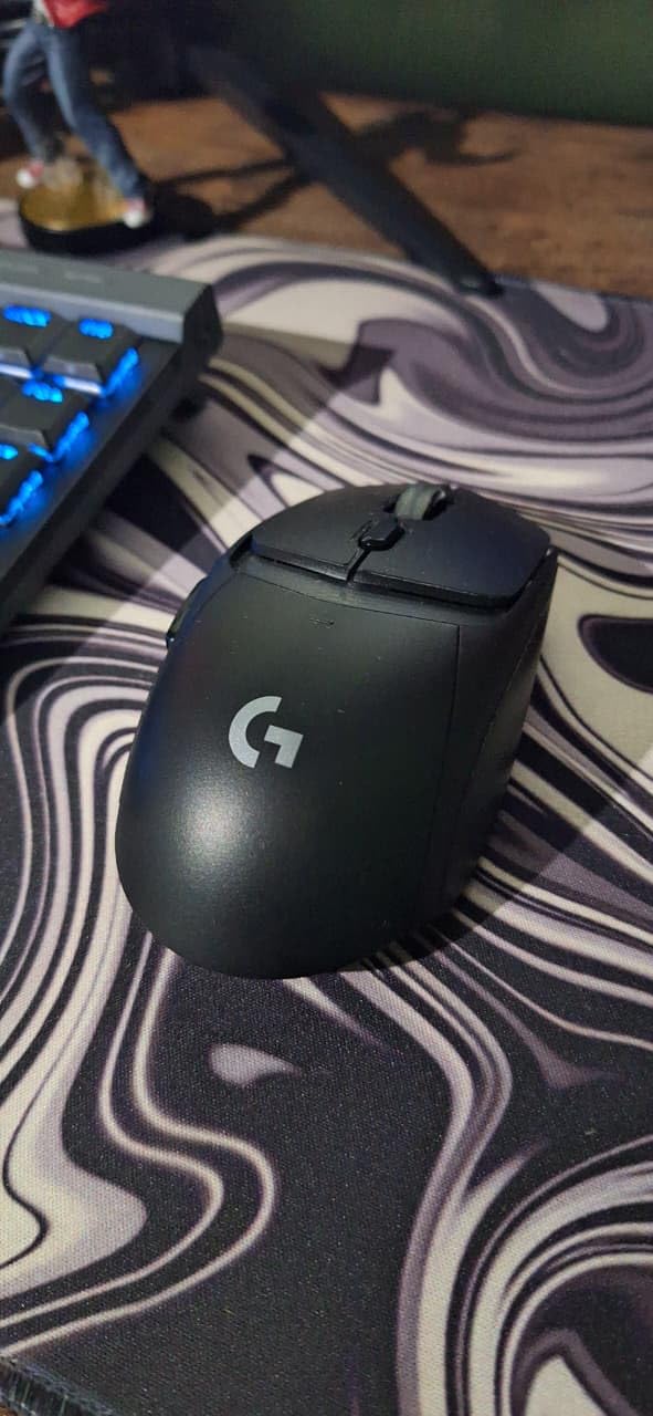Logitech G309 Lightspeed Wireless Gaming Mouse, Lightweight, LIGHTFORCE Hybrid Switches, Hero 25K Sensor, 300+ Hour Battery Life with AA Battery, 6 Programmable Buttons, PC & Mac - White customer photo 1