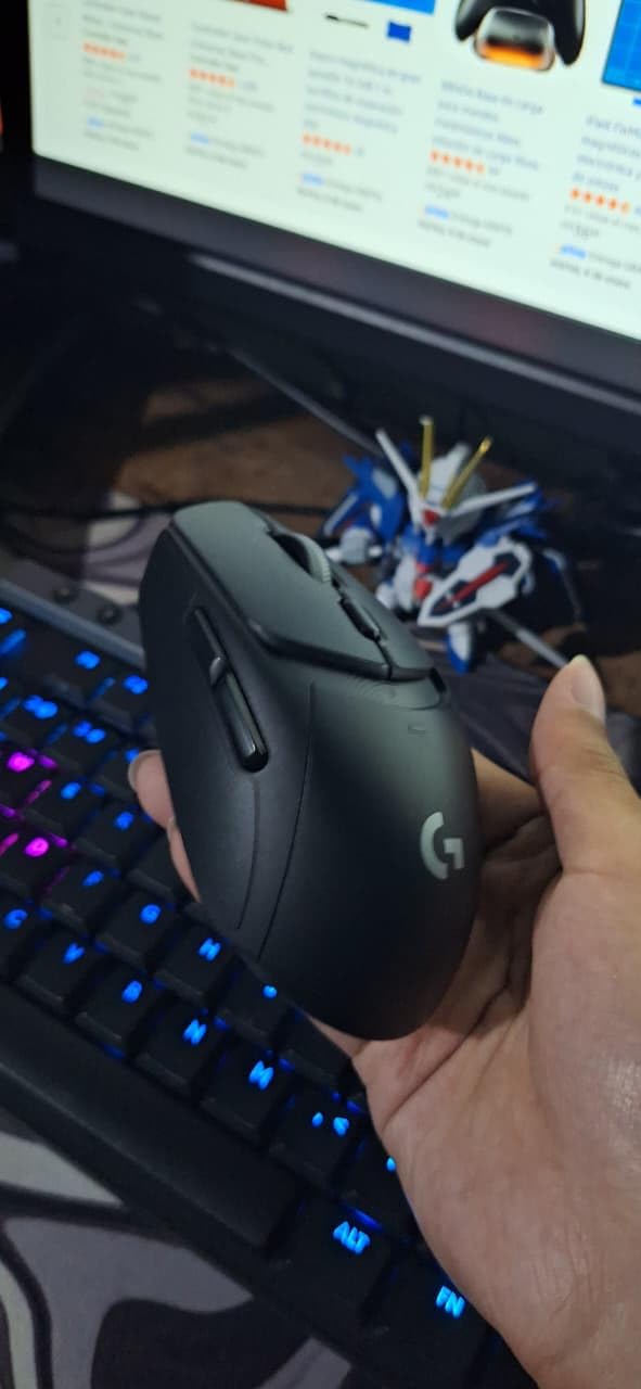 Logitech G309 Lightspeed Wireless Gaming Mouse, Lightweight, LIGHTFORCE Hybrid Switches, Hero 25K Sensor, 300+ Hour Battery Life with AA Battery, 6 Programmable Buttons, PC & Mac - White customer photo 2