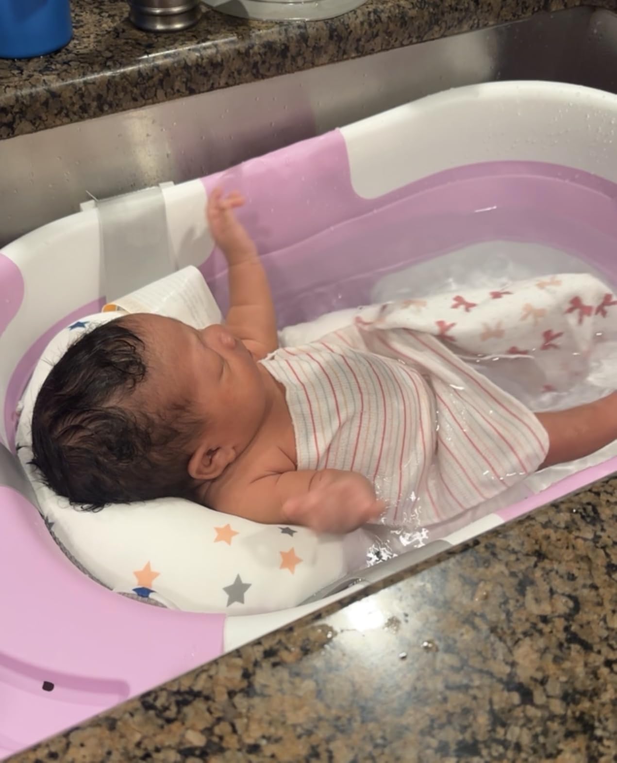 MoreFeel Collapsible Baby Bathtub for Newborn with Thermometer & 1 Hooded Towel & 1 Soft Floating Cushion,Portable Travel Bathtub with Drain Hole, Durable Foldable Baby Tubs for Infants to Toddler customer photo 2