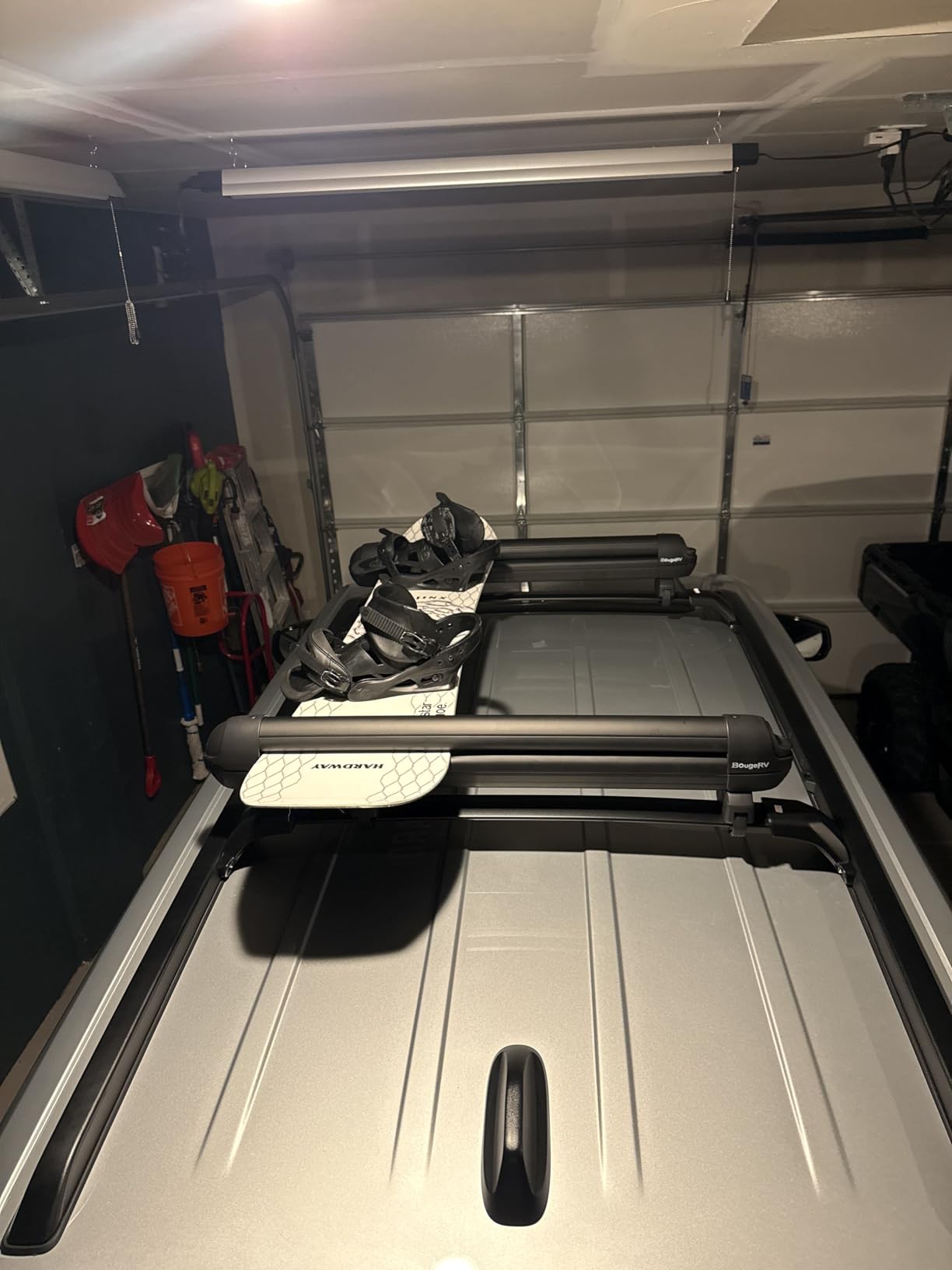 BougeRV Lockable Ski & Snowboard Racks, Extension with Sliding Feature, 28'' Fits 6 Pairs Skis or 4 Snowboards, Crab Mounting System Fits for Square/Aero/Oval Cross Bars customer photo 1