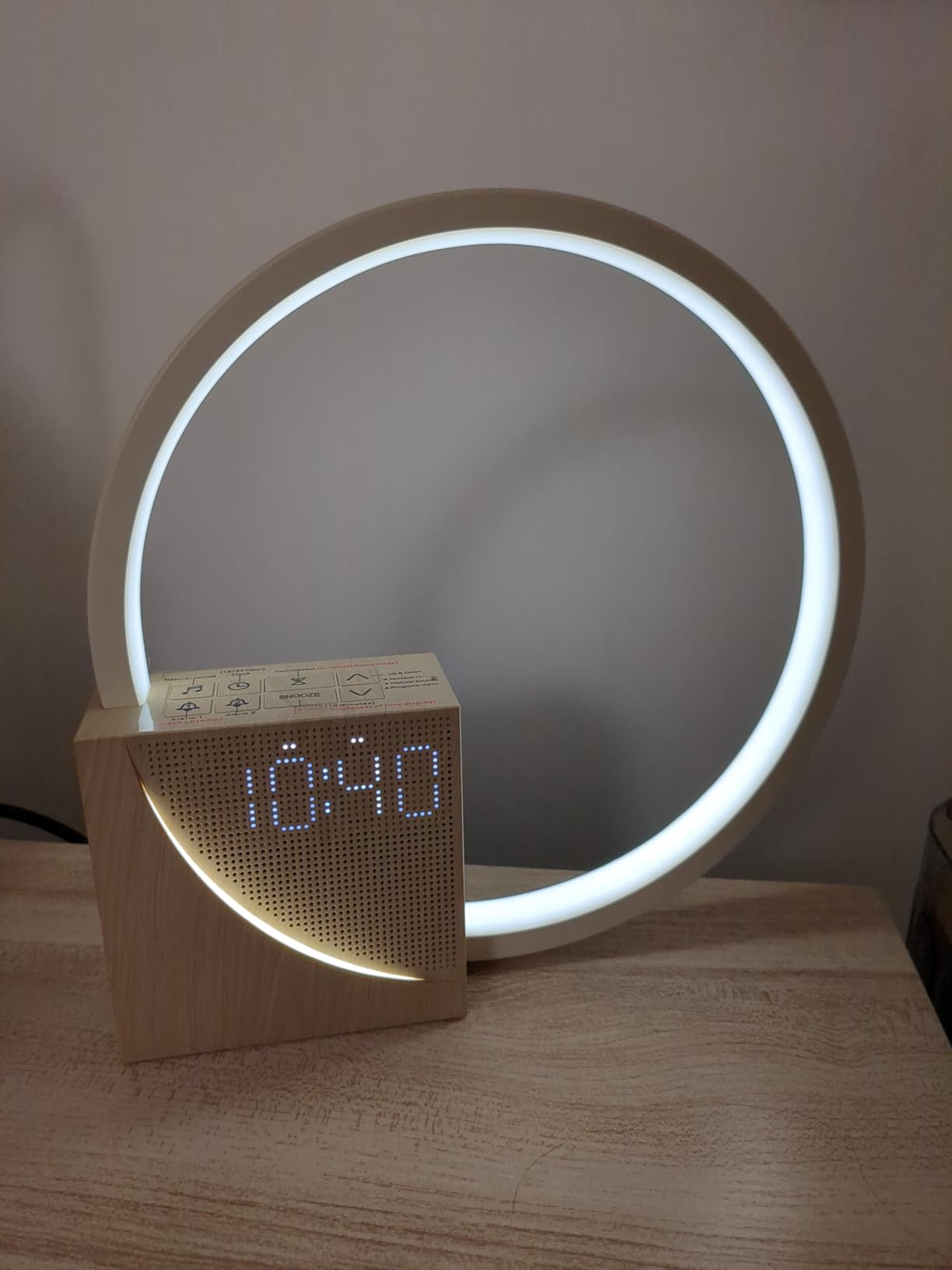 Vivilumens Sunrise Alarm Clock with Sound Machine for Heavy Sleepers Adults customer photo 1