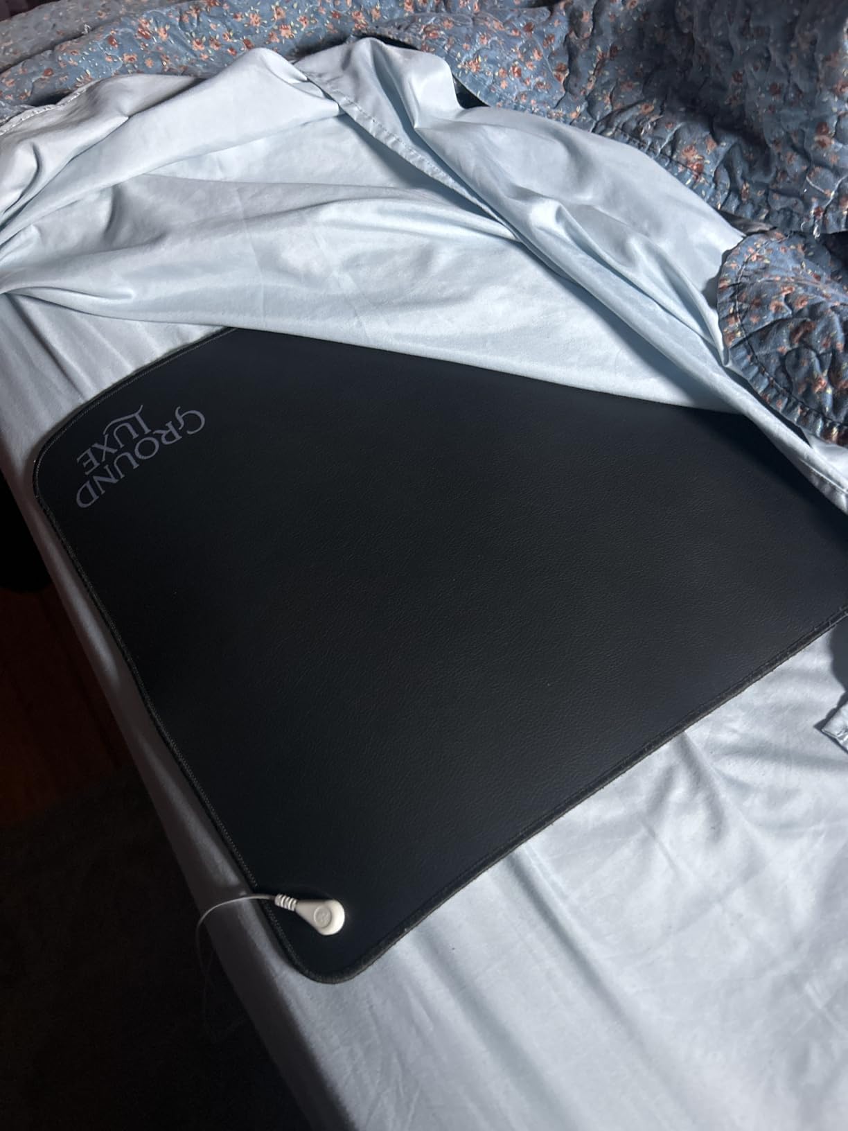 GroundLuxe Earthing Mat for Feet- Universal Grounding Mat w/ 15 Foot grounding Cord, Tester and Adaptor- Grounded Pad to Connect to The Earth customer photo 1