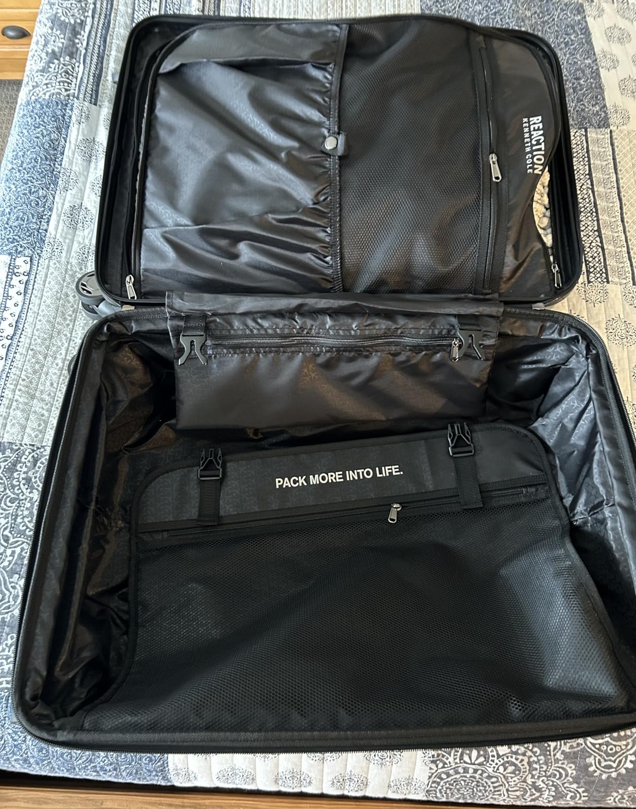 Kenneth Cole REACTION Renegade Luggage Expandable 8-Wheel Spinner Lightweight Hardside Suitcase, Seafoam, 28-Inch Checked customer photo 1