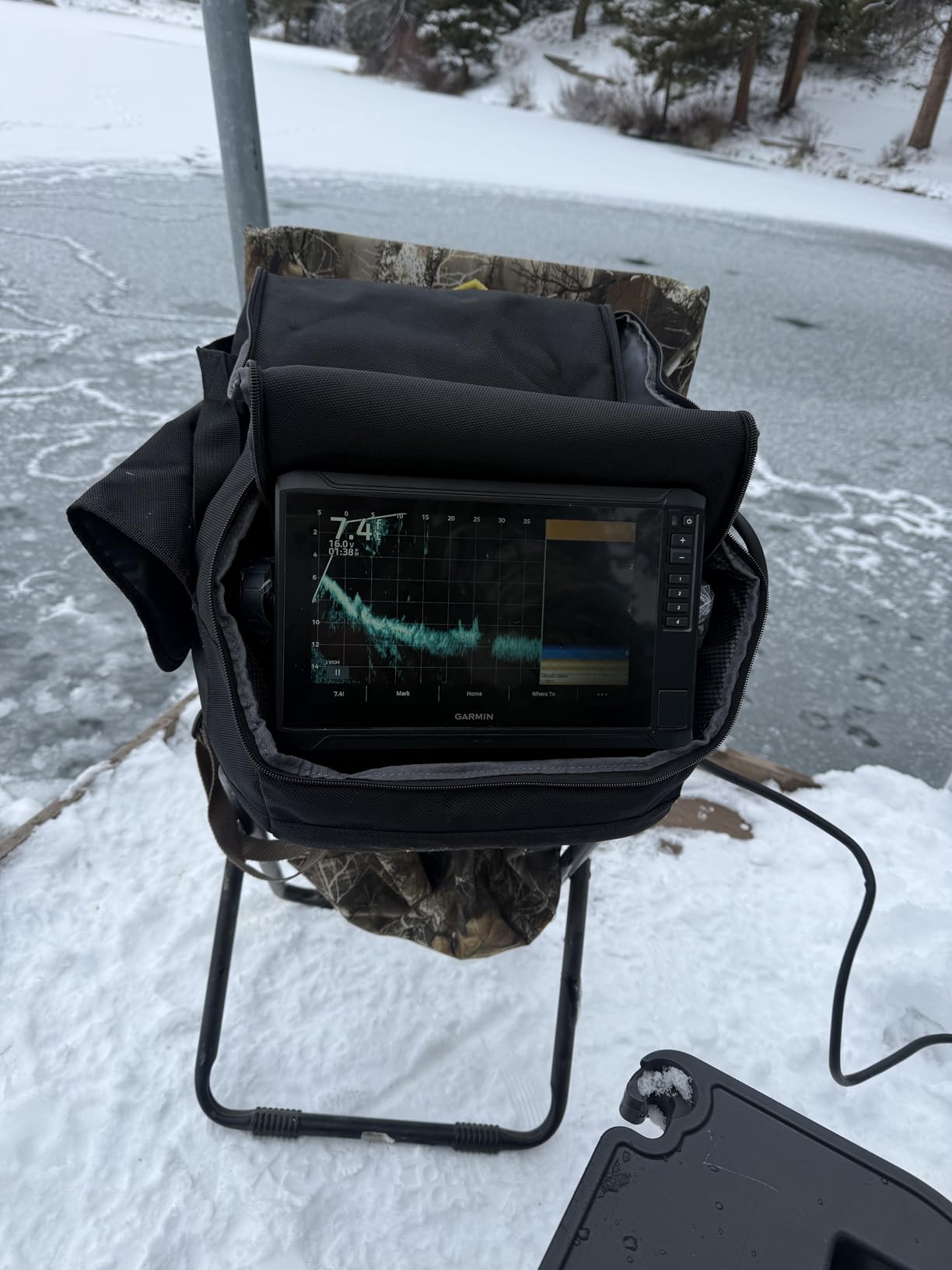 Garmin LiveScope™ Plus Ice Fishing Bundle LI with Garmin Navionics+ Maps for U.S. Inland customer photo 1