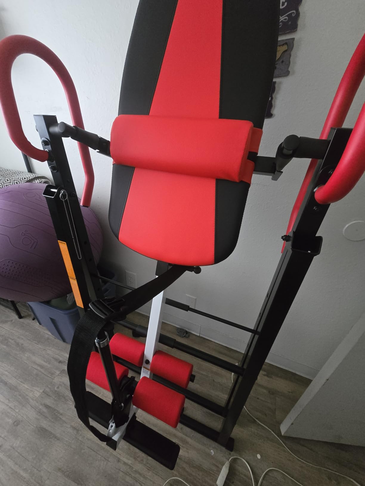 YOLEO Gravity Inversion Table for Back Pain Relief 2026 New Inversion Table w/Lumbar Support Easy to Assemble Back Stretcher Machine 300 lbs customer photo 1