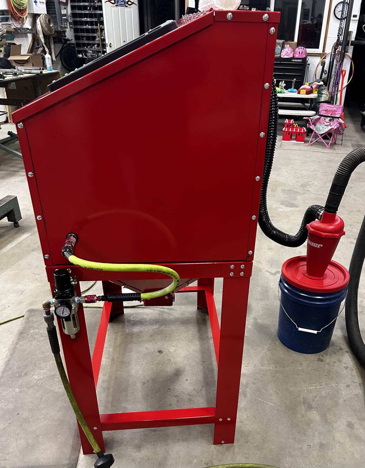 40 Gallon Bench Top Air Sandblasting, Heavy Duty Steel Cabinet Sandblaster Abrasive Blast with Gun and 4 x Nozzles Air Compressor Delivery 60-125PSI/6-25CFM for Rust Removal, Stain, Paint customer photo 1