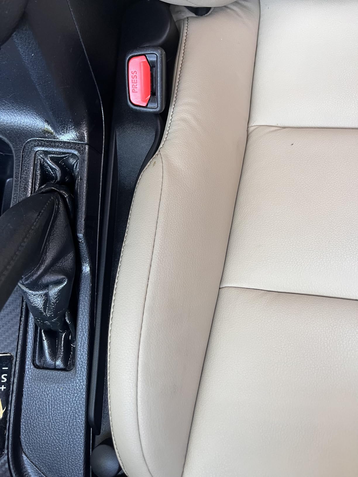 Car Seat Gap Filler Set of 2, Soft Foam Multifunctional Seat Side Gap Filler with Organizer & Hook Function, 3in1 Gap Stopper Universal Fit Car SUV Truck Fill The Gap Between Seat & Console customer photo 1