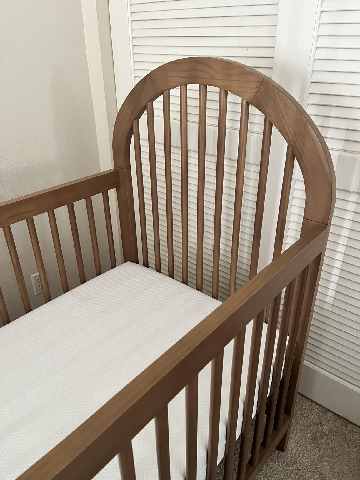 Soho Baby Everlee Convertible Island Crib, Honey Wood customer photo 1