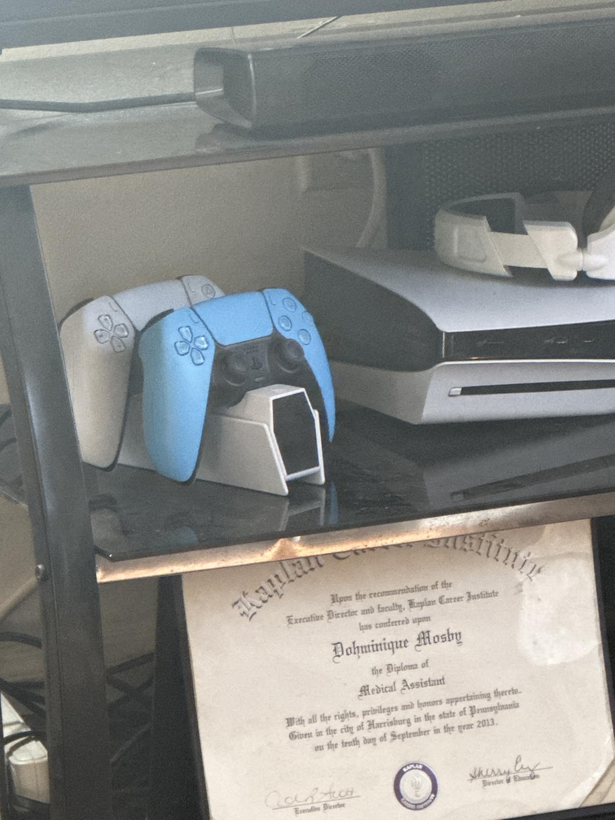 PS 5 Controller Charger Station Compatible with PlayStation 5 Faceplates Edge & Dual Controller, 9 Lightings PS 5 Accessories Charging Station, PS 5 Dock Stand with LED Indicator & On-Off Switch customer photo 1