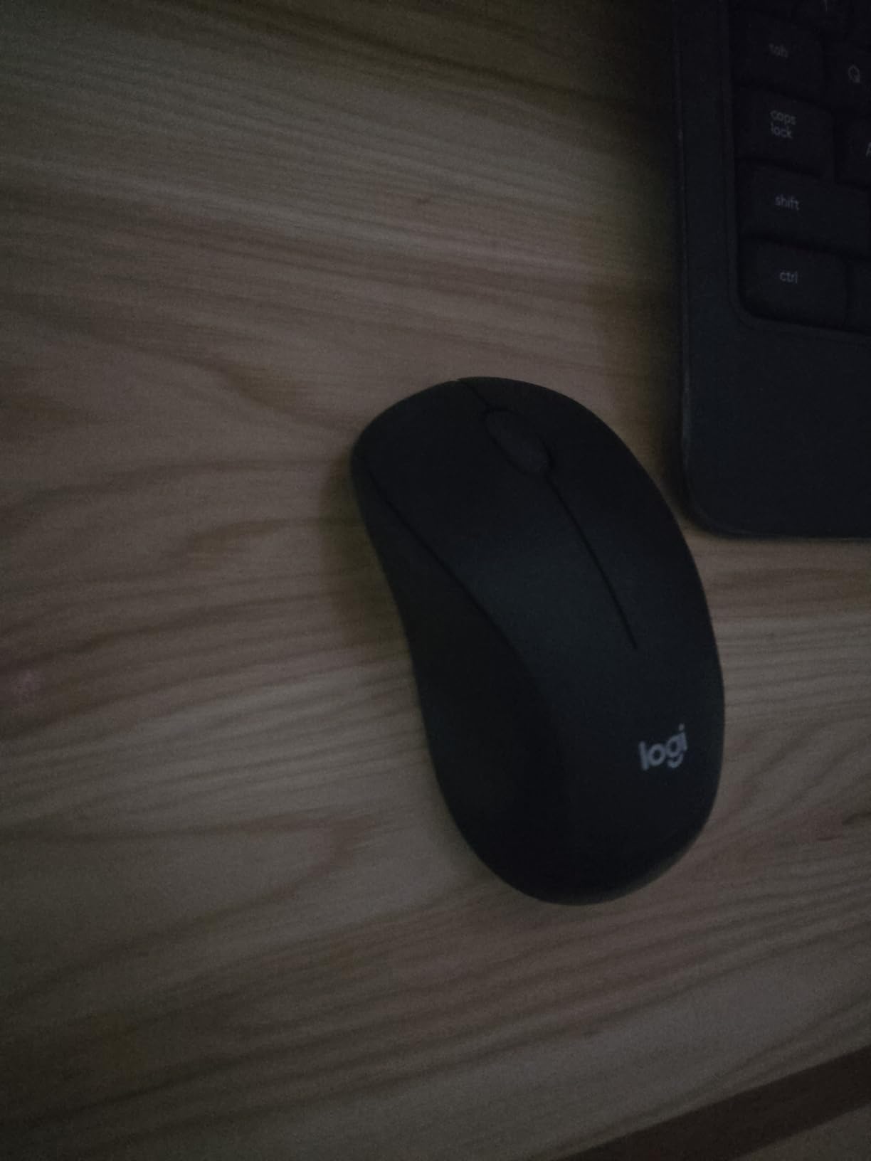 Logitech MK540 Advanced Wireless Keyboard and Mouse Combo for Windows, 2.4 GHz Unifying USB-Receiver, Multimedia Hotkeys, 3-Year Battery Life, for PC, Laptop customer photo 1