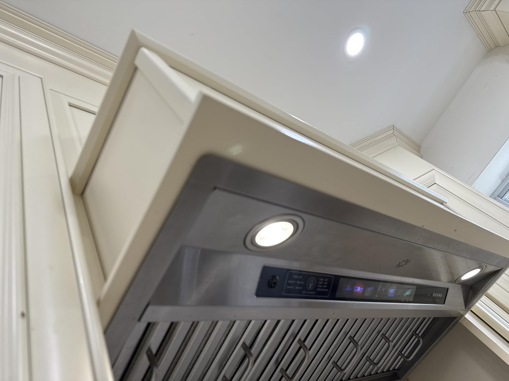 36 Inch Insert Range Hood with Voice/Gesture/Touch Control, 900 CFM Built-in Kitchen Hood Vent with 4 Speed Exhaust Fan, Memory Mode, Adjustable Lights, Ducted/Ductless Convertible customer photo 2