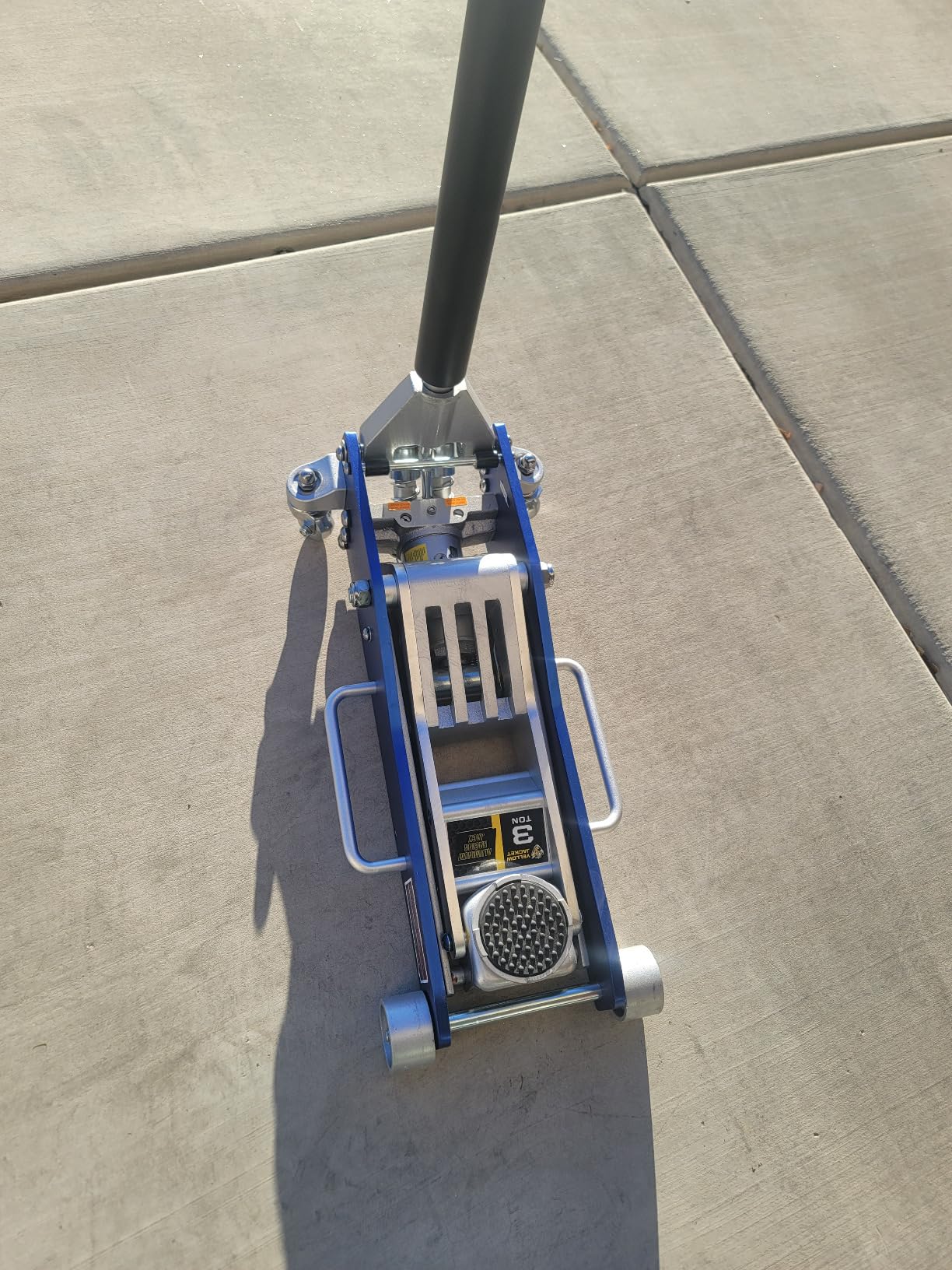 YELLOW JACKET 3 Ton Floor Jack Full Aluminum Ultra Lightweight Quick Rise Racing Floor Car Jack with Dual Pump Fast Lifting Low Profile Jack for Vehicle,6600 lbs Capacity customer photo 1