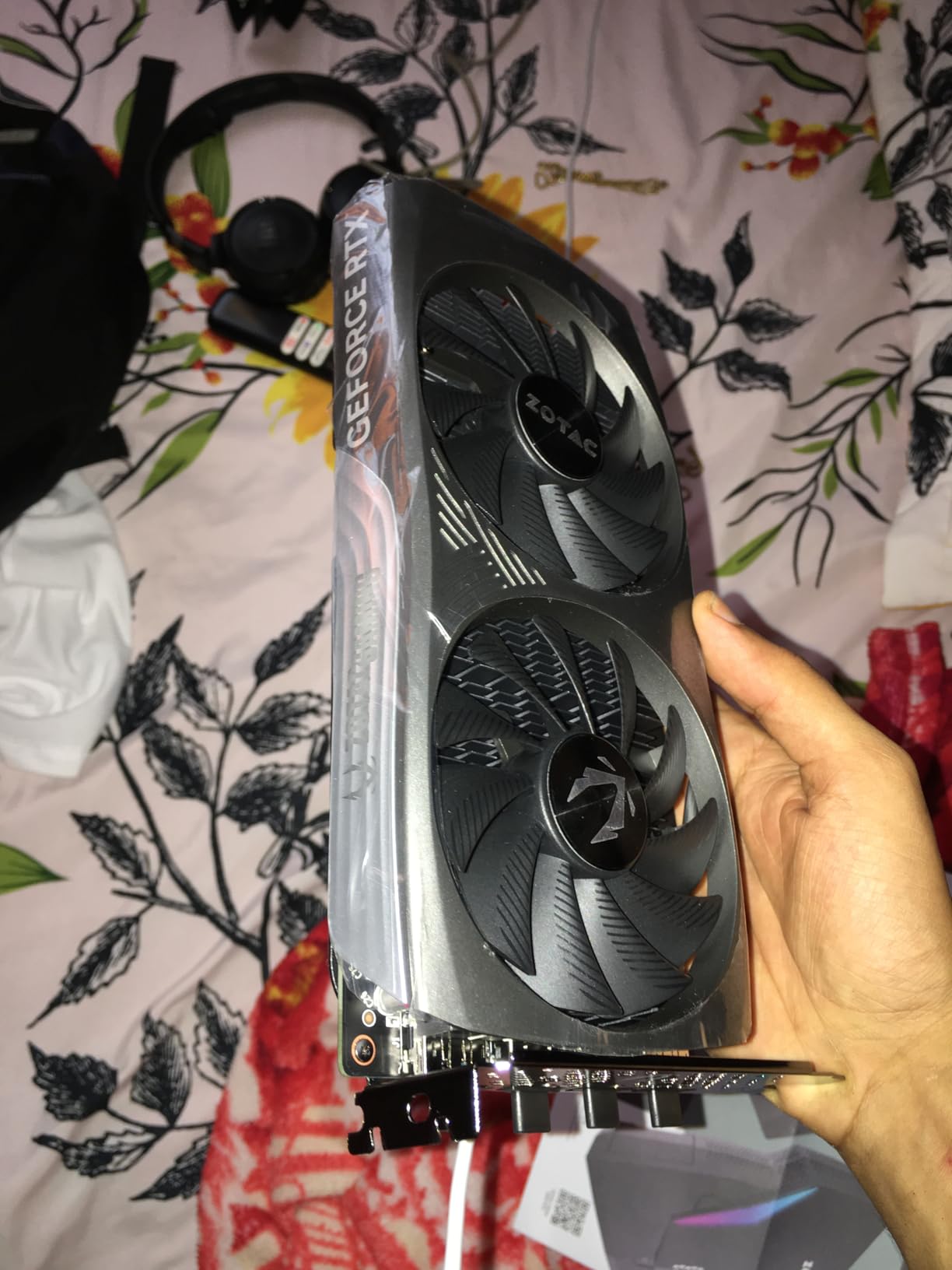 ZOTAC Gaming GeForce RTX 4060 8GB Twin Edge OC DLSS 3 8GB GDDR6 128-bit 17 Gbps PCIE 4.0 Compact Gaming Graphics Card, ZT-D40600H-10M customer photo 1