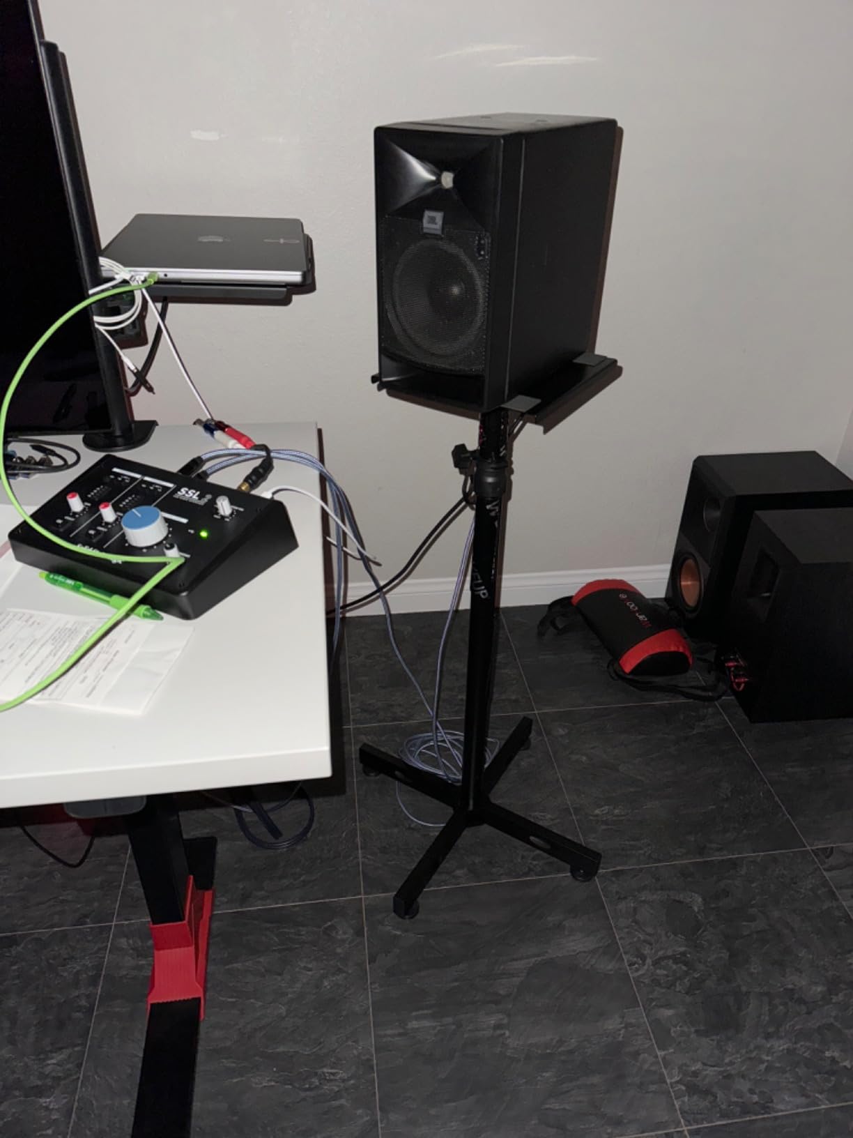Set of 2 Studio Monitor Stands Adjustable Height Speaker Stands with Cable Management customer photo 1