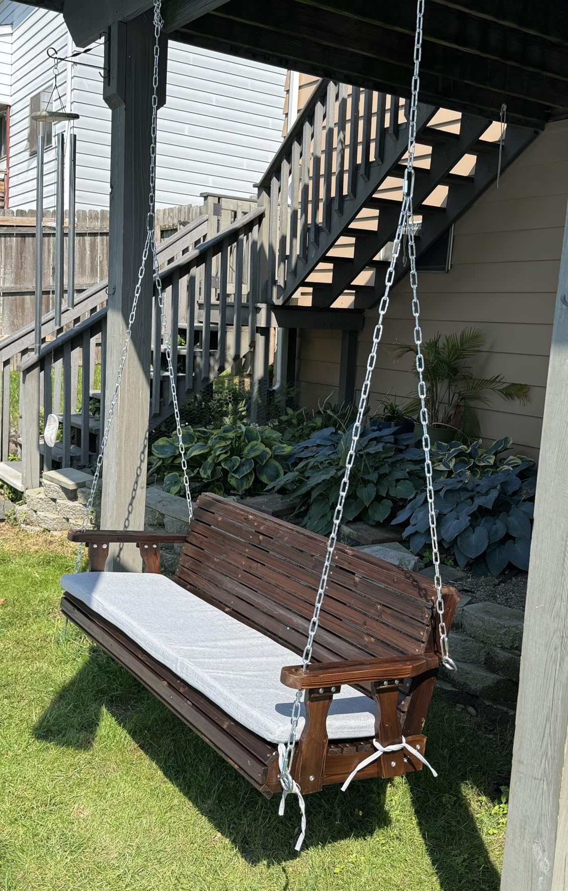 VINGLI Heavy Duty 880 LBS Patio Wooden Porch Swing Outdoor with Extra Cushion, Farmhouse Hanging Bench Tree Swing with Adjustable Chains for Yard | Garden | Lawn | Balcony (5 FT, Rustic) customer photo 1