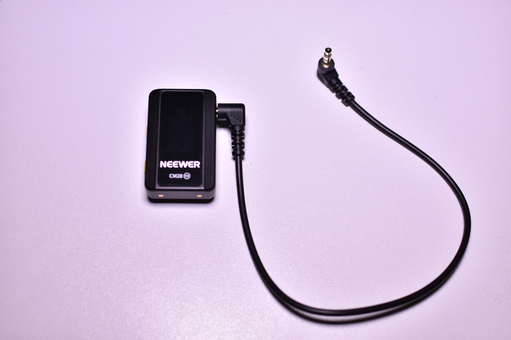 NEEWER CM28 (1 RX + 2 TX + Charging Case), Wireless Lavalier Microphone, Smart Noise Cancelling, 48KHz/16Bit 9 Hrs Uncompressed Recording, 656ft/200m Range, Lav Mic for iPhone, Android, Camera customer photo 1