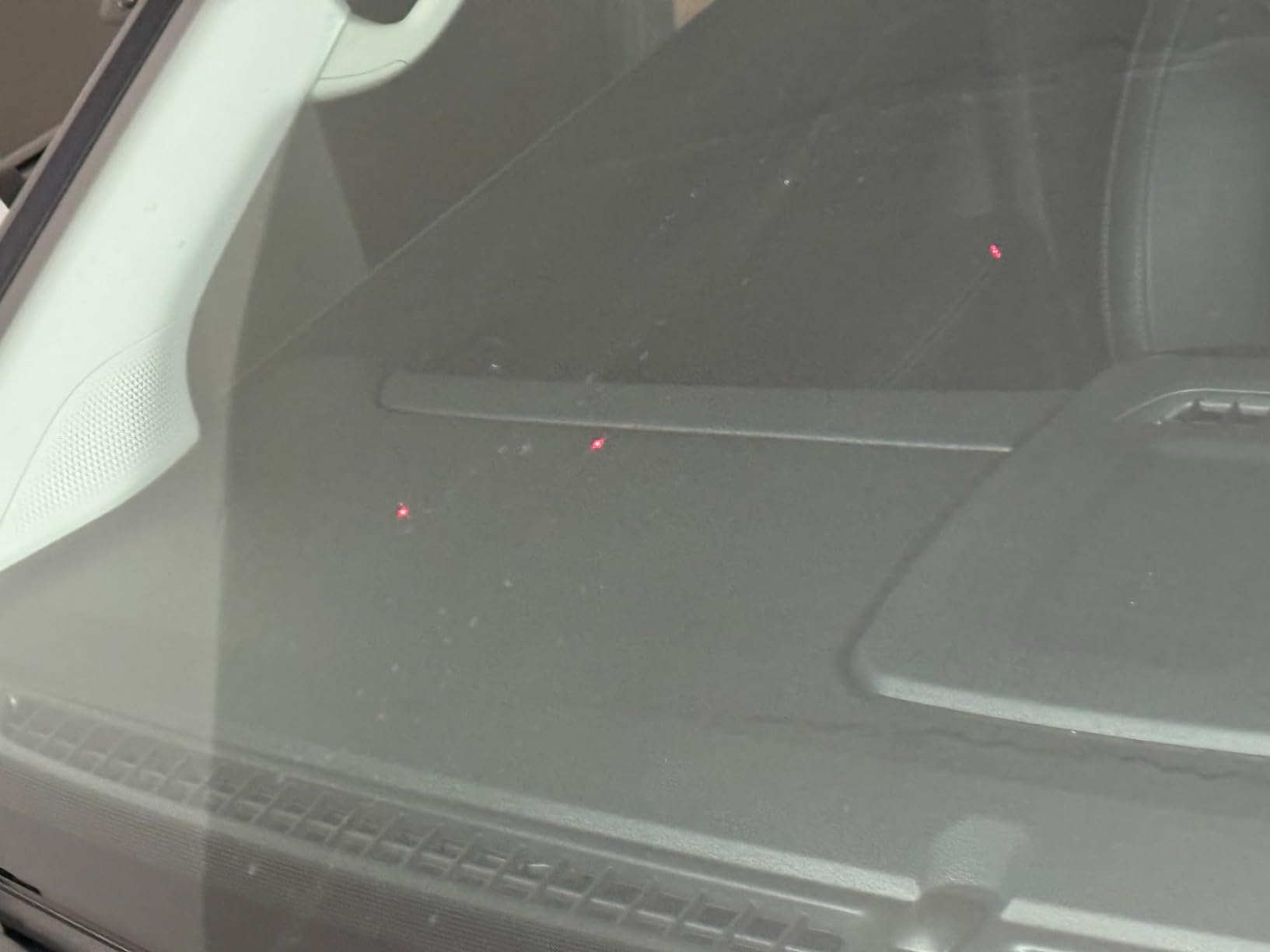 Maxsa 37313 Park Right Dual Laser Parking Guide for Garage with Adjustable 360-Degree Lasers, Motion Activated, AC Adapter and Battery Backup, Universal Car and SUV Parking Guide, White customer photo 2