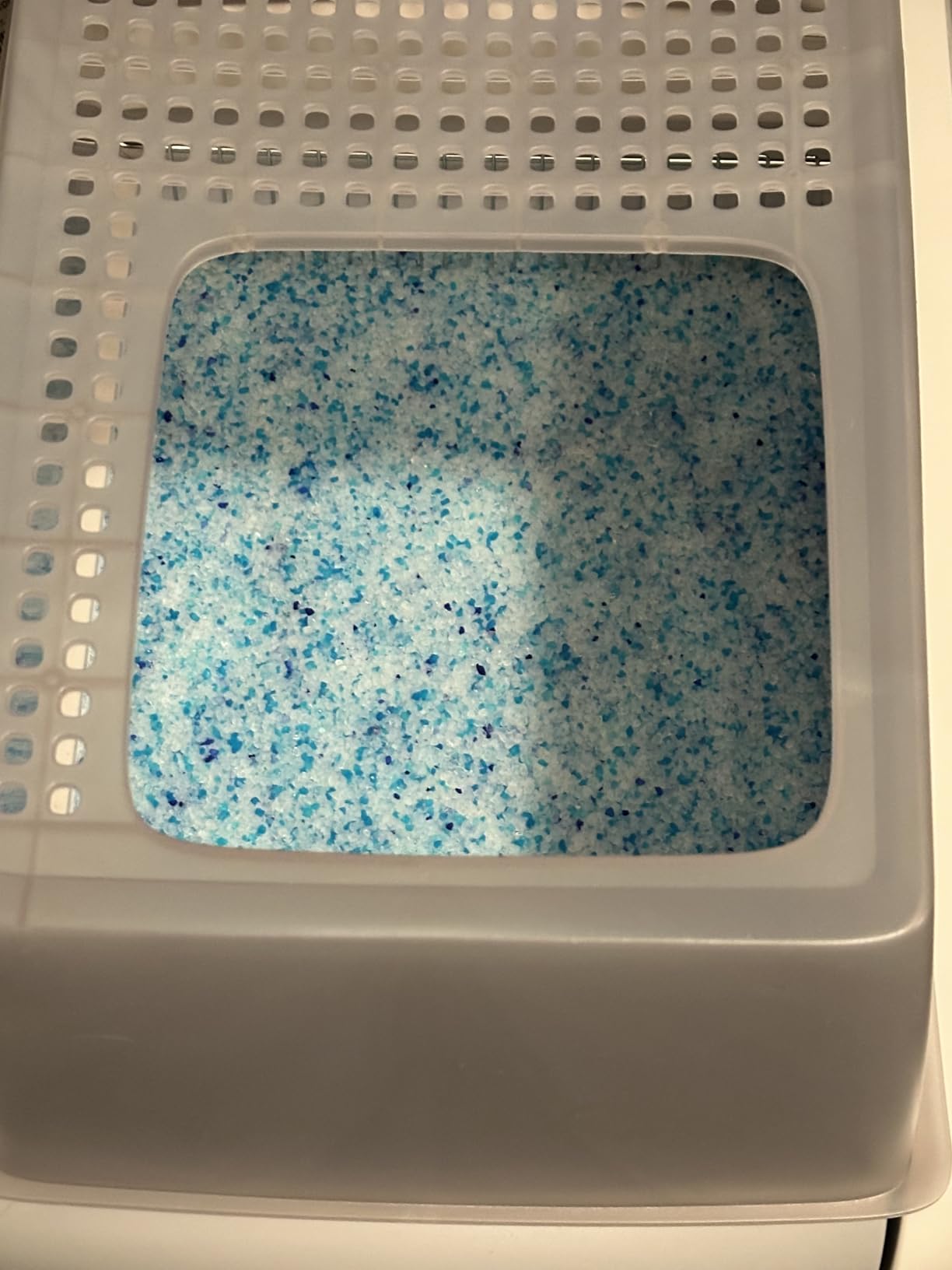 PetSafe ScoopFree Crystal Classic Self-Cleaning Litter Box System - Automatic Cat Litter Box - Advanced Odor Control - Includes Disposable Crystal Litter Tray (PAL00-17296) customer photo 1