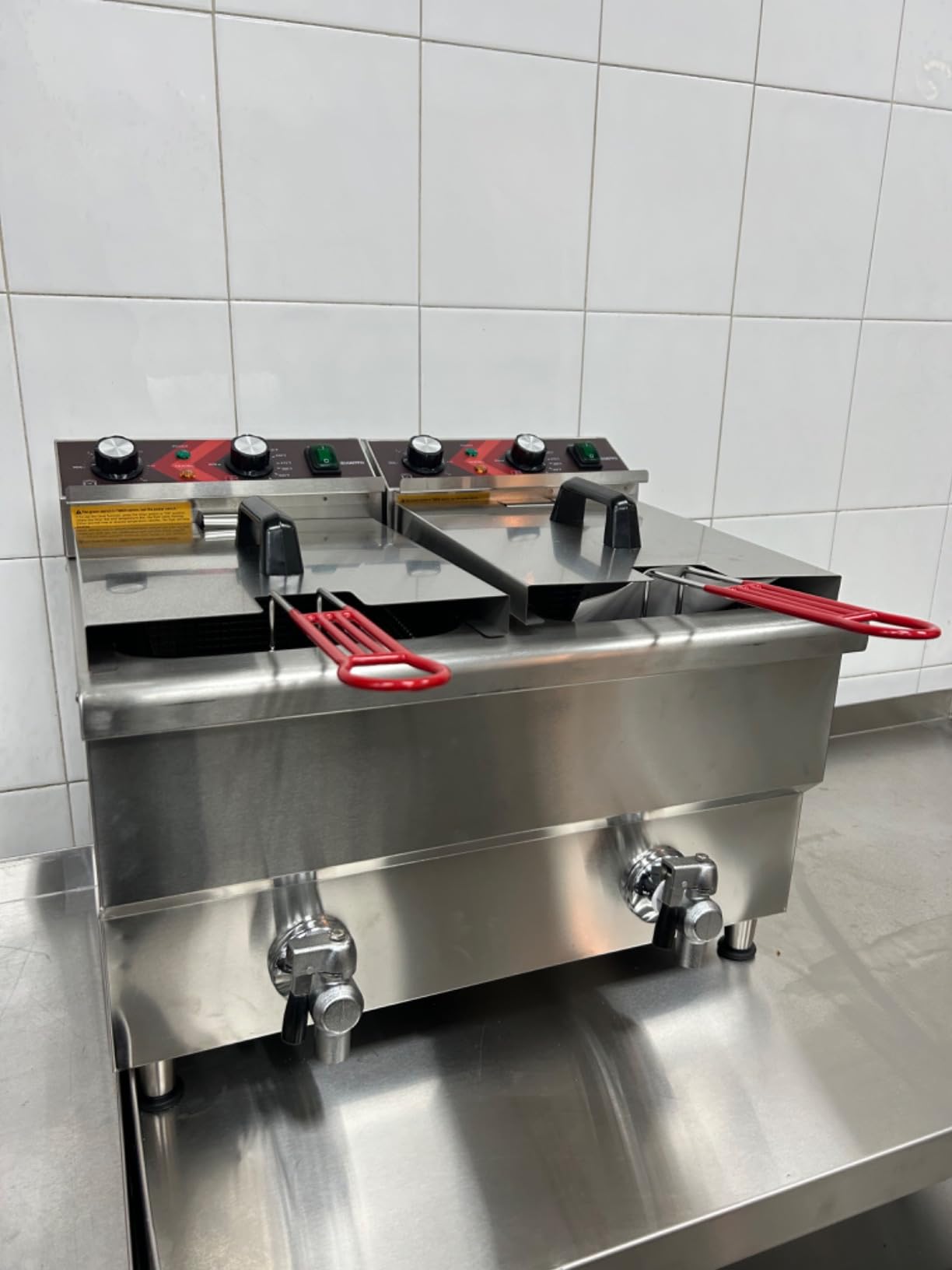 EGGKITPO Commercial Fryer Stainless Steel Electric Deep Fryer with Oil Filtration and Timer 24L Large Capacity Dual Tank Fryer with Baskets and Lids Countertop Deep Fryer for Restaurant Use 120V 3500W customer photo 1