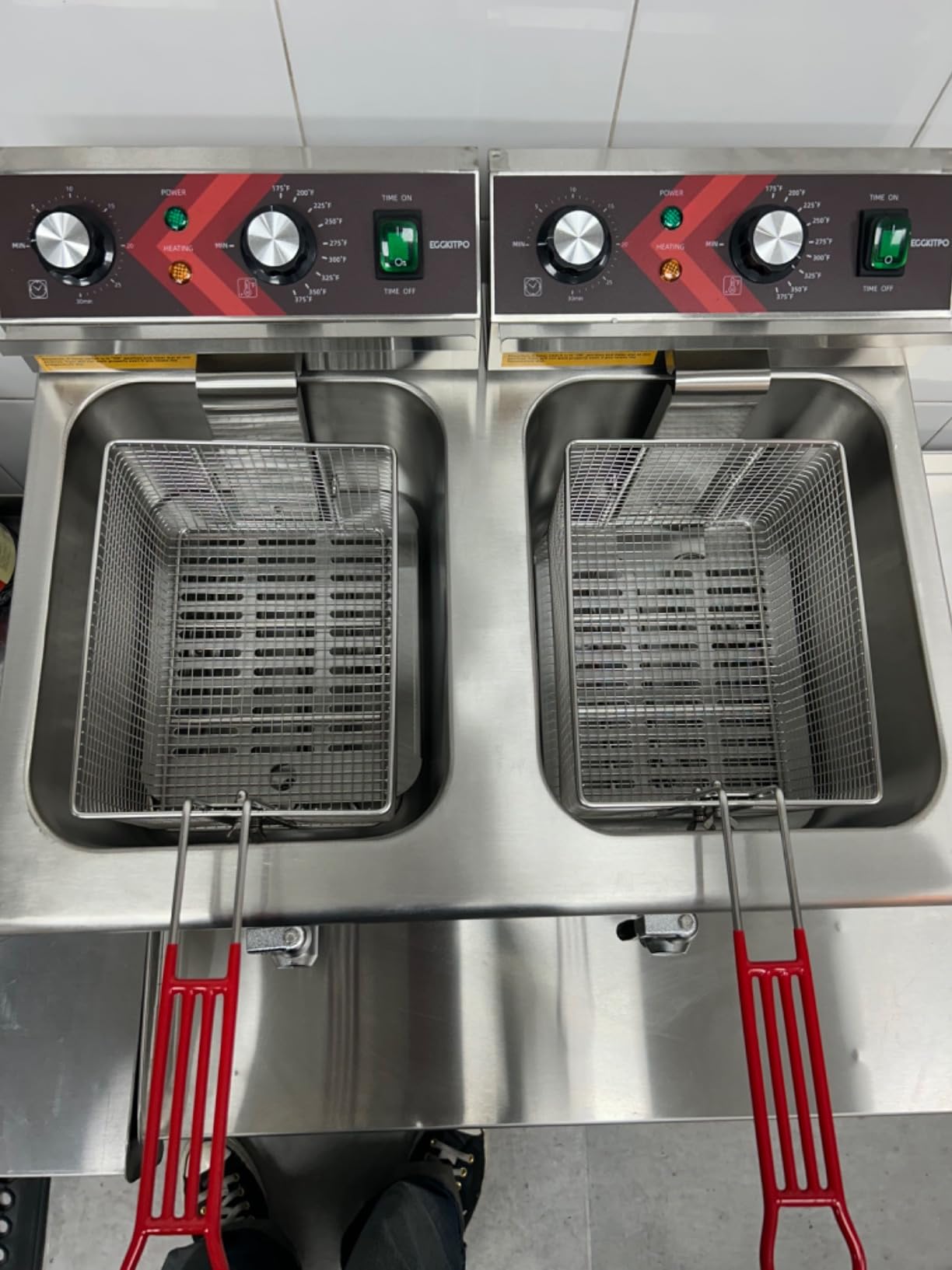 EGGKITPO Commercial Fryer Stainless Steel Electric Deep Fryer with Oil Filtration and Timer 24L Large Capacity Dual Tank Fryer with Baskets and Lids Countertop Deep Fryer for Restaurant Use 120V 3500W customer photo 2