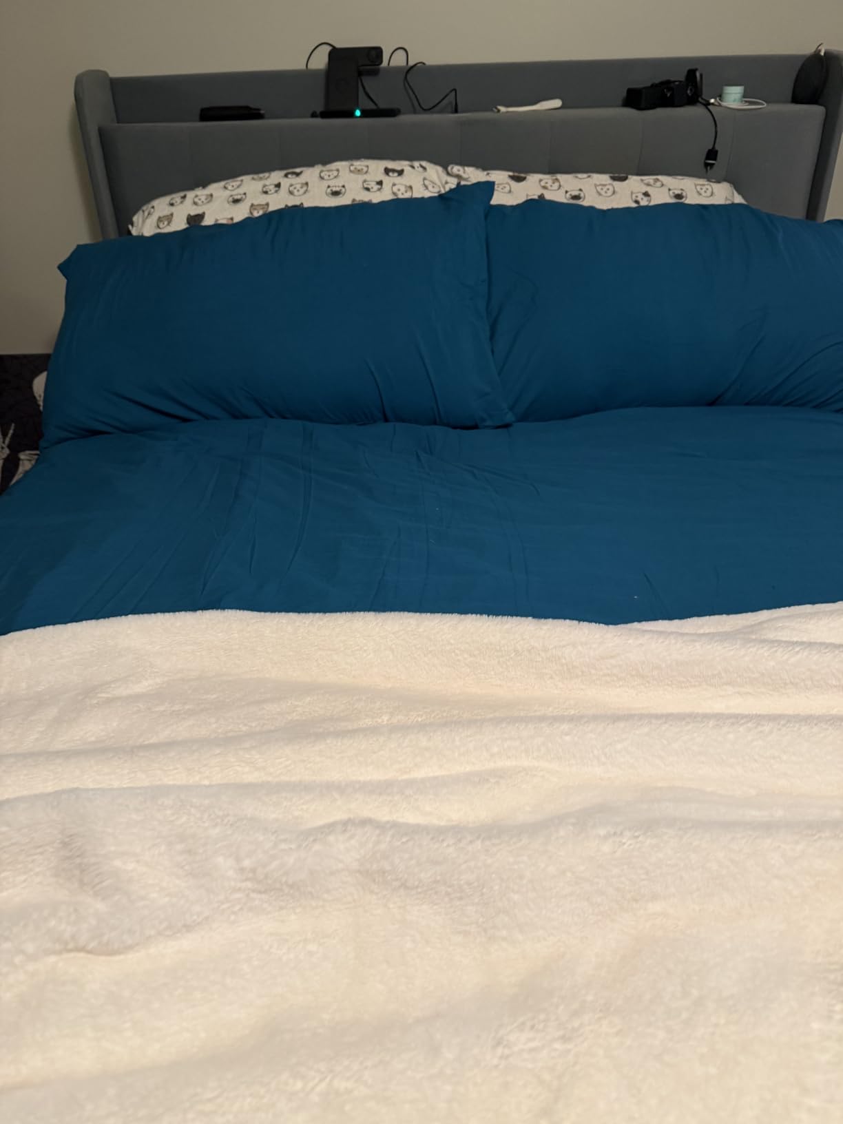 Bedsure Queen Comforter Set, Beige Soft Prewashed Bedding for All Seasons, 3 Pieces GentleSoft Bed Set, 1 Lightweight Comforter (90