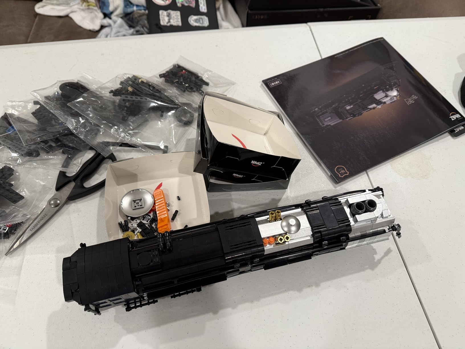 Nifeliz Big Boy Locomotive, Articulated Steam Locomotive Building Block Set, Legendary Steam Train Display Kit for Gift Giving (1,818 Pieces) customer photo 2