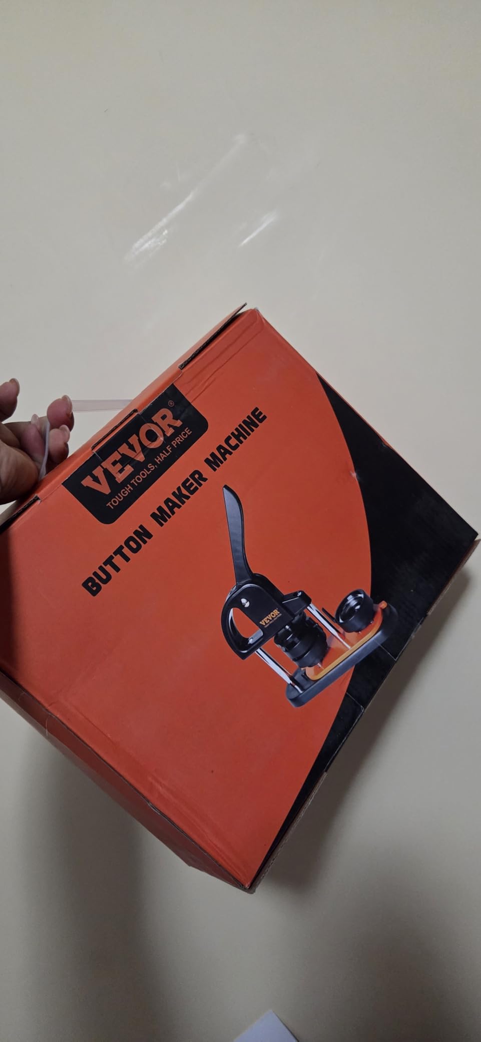 VEVOR Button Maker, 1/1.25/2.28 inch(25/32/58mm) 3-in-1 Pin Maker with 300pcs Button Parts, Ergonomic Arc Handle Punch Press Kit, Button Maker Machine with Panda Magic Book, for Children DIY Gifts customer photo 2