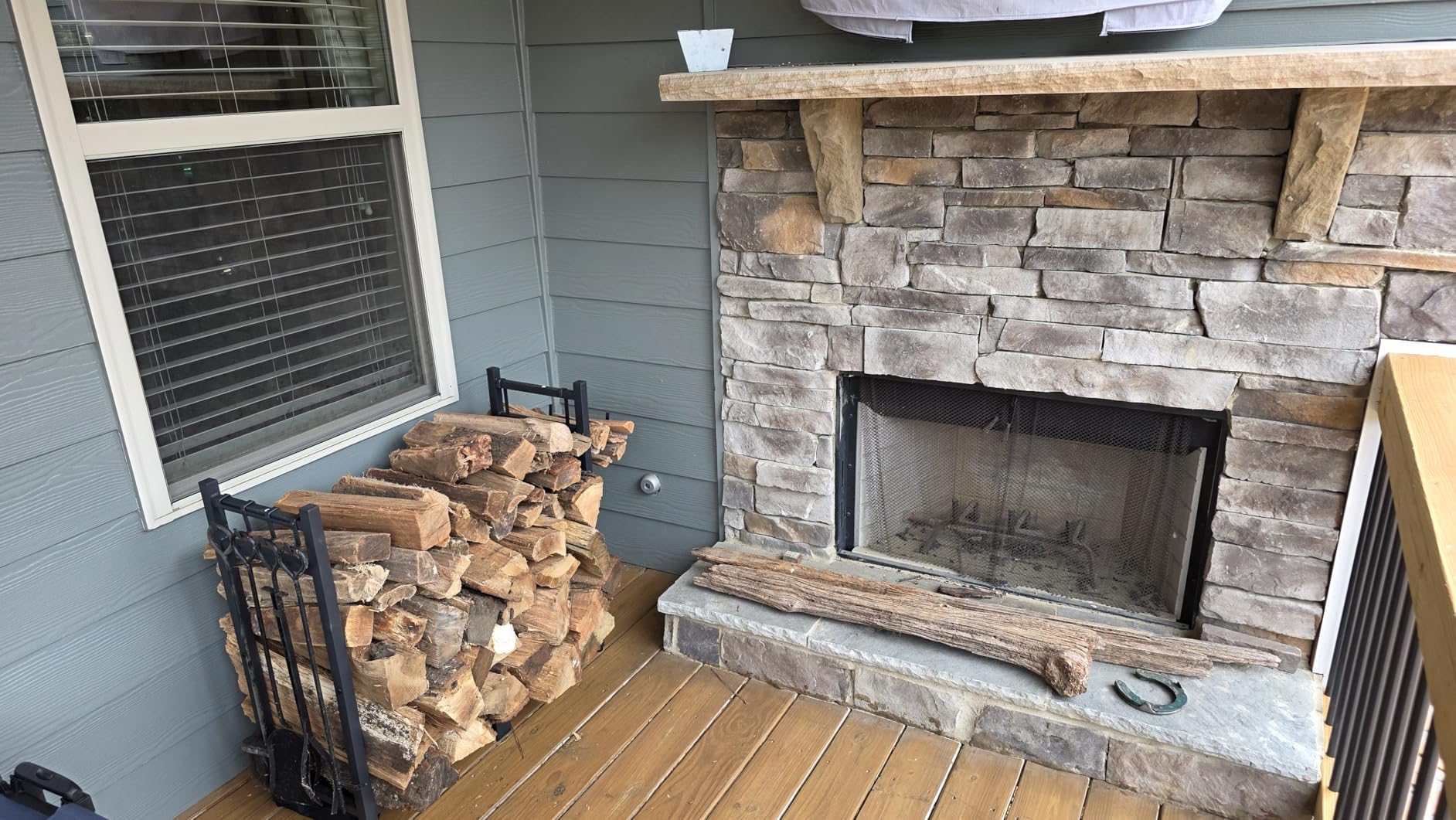 Brightown 34inch Firewood Rack Indoor with Log Carrier, Outdoor Wood Rack for Firewood,Fire Wood Storage with Kindling Hooks, Adjustable Pads, Heavy Duty Logs Holder for Fireplace Deck Outdoor, Black customer photo 2
