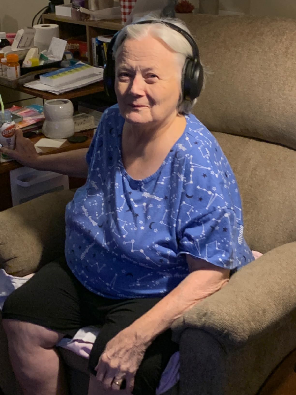 Avantree Opera Plus - Wireless Headphones for TV Watching, Clear Dialogue & Volume Boost for Seniors, Optical Soundbar Passthrough, Charging Transmitter Base customer photo 1