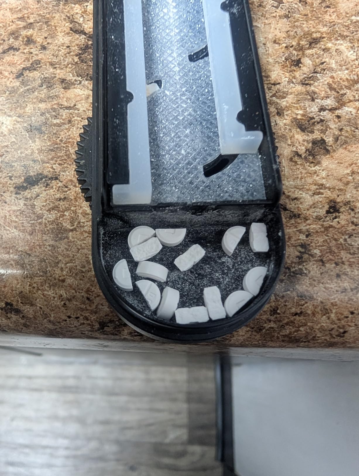 ONE PIX Pill Cutter Splitter for Small and Tiny Pills, Professional Adjustable Pill Cutter with Hidden Stainless Steel Blade, Safely Cuts Multiple Pills at Once, Grey customer photo 1