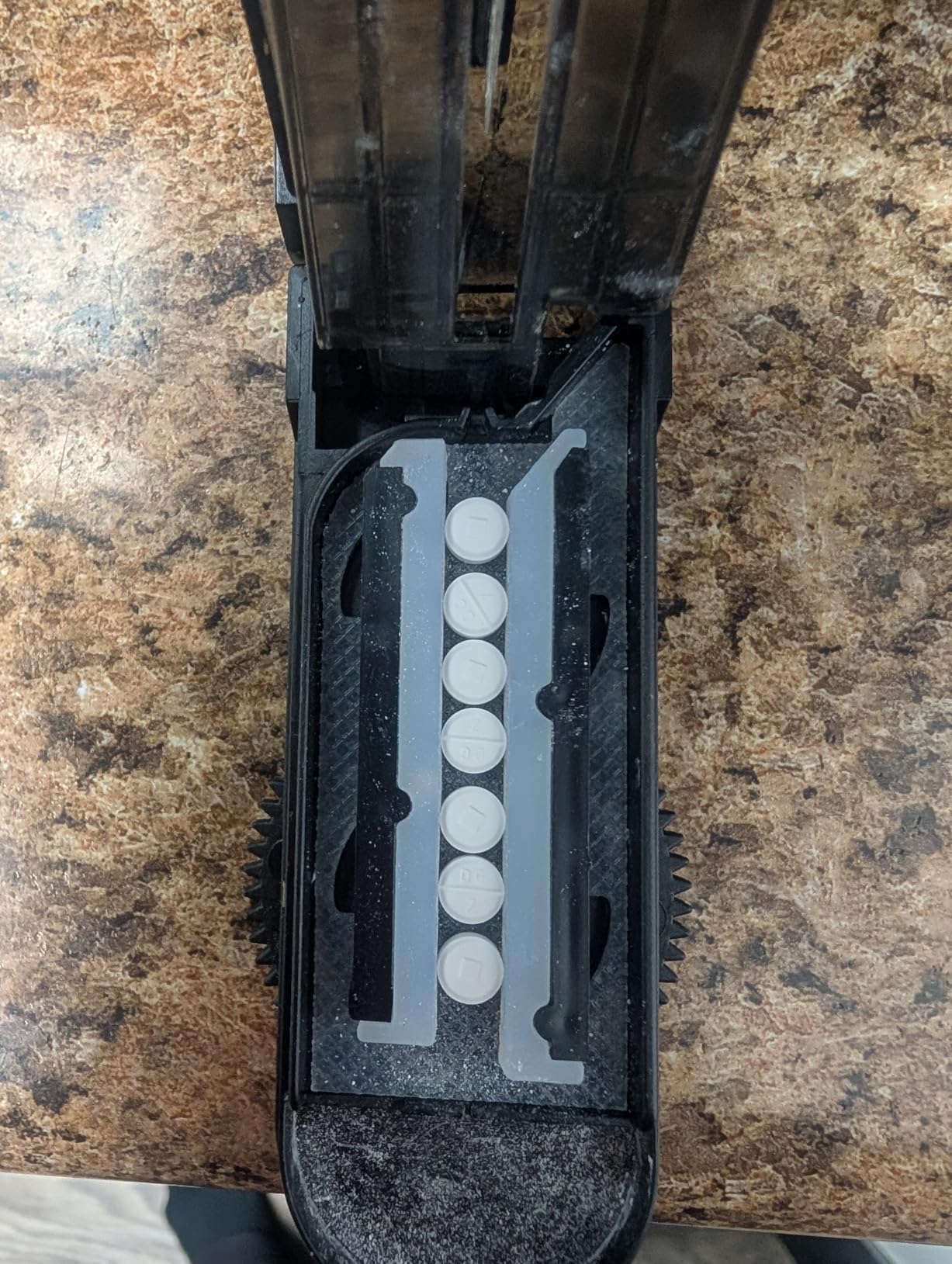 ONE PIX Pill Cutter Splitter for Small and Tiny Pills, Professional Adjustable Pill Cutter with Hidden Stainless Steel Blade, Safely Cuts Multiple Pills at Once, Grey customer photo 2