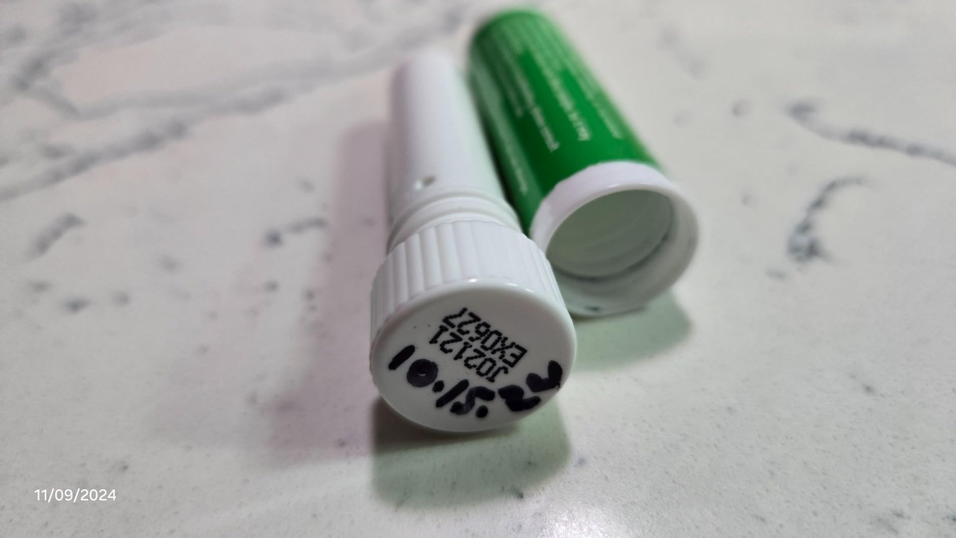 SinuCleanse Vapor Inhaler, Made in USA, Portable, On-The-Go, Non-Medicated, Refreshing Vapors, Pack of 3 Vapor Sticks customer photo 2