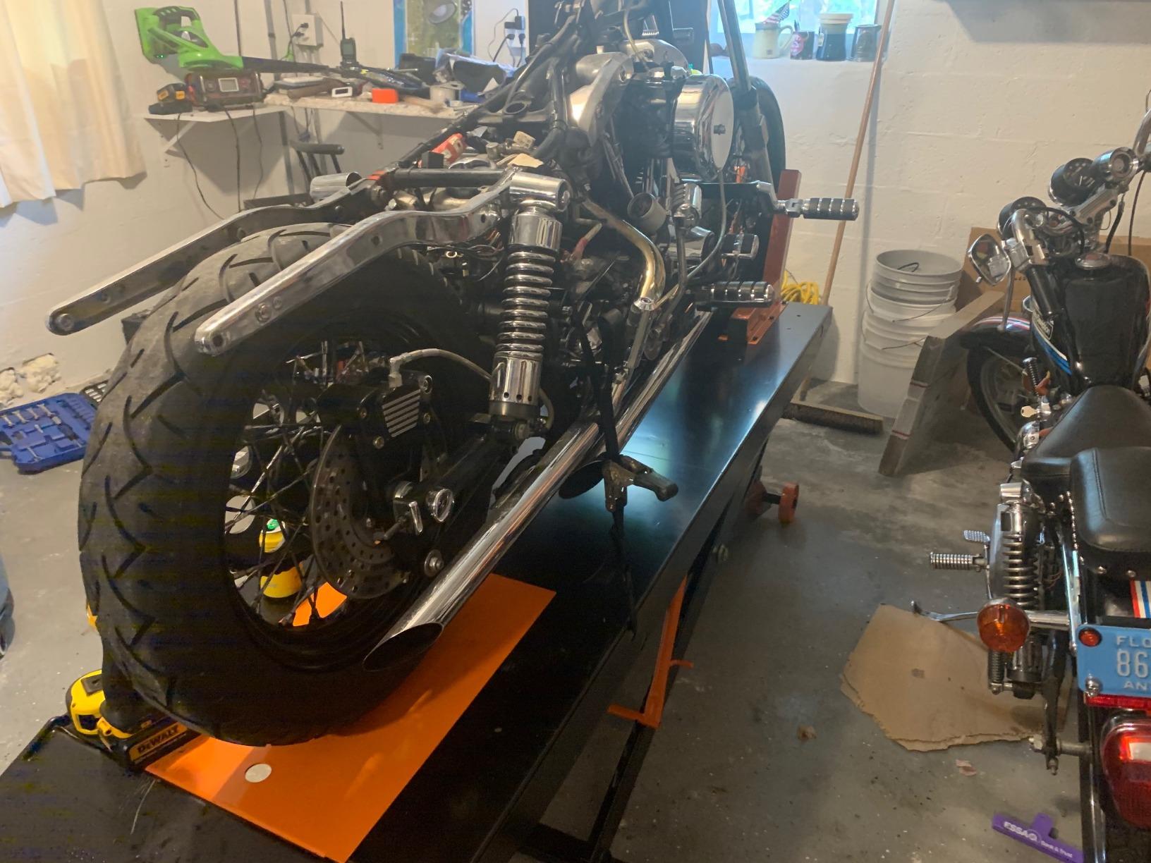 APlusLift MT1500XLT 1500LB Air Operated 72